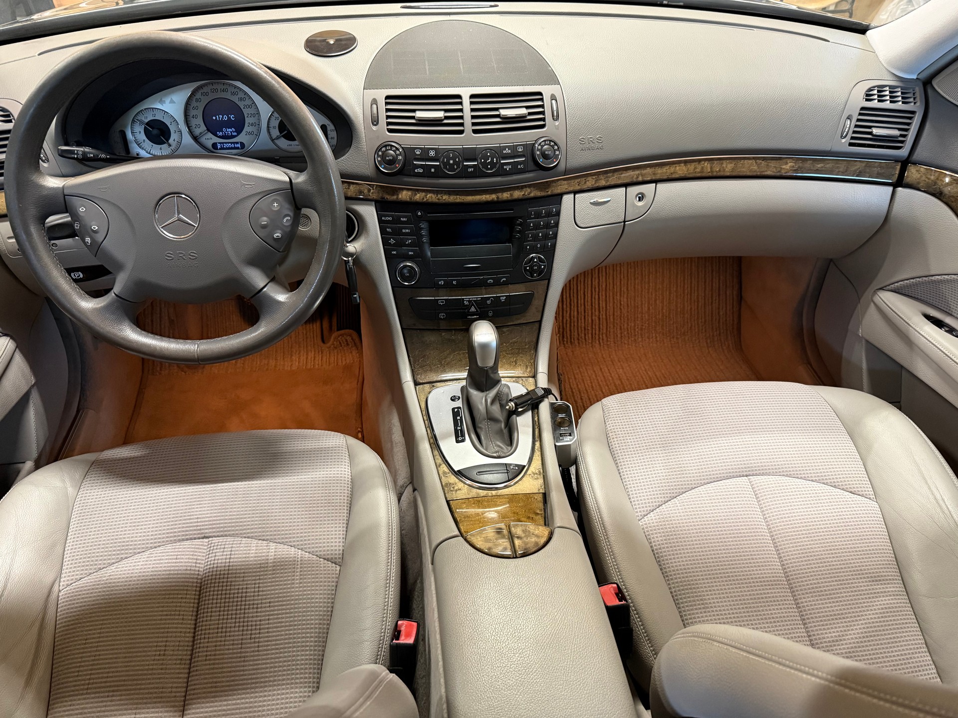 MERCEDES-BENZ E 280 Avantgarde-image-8