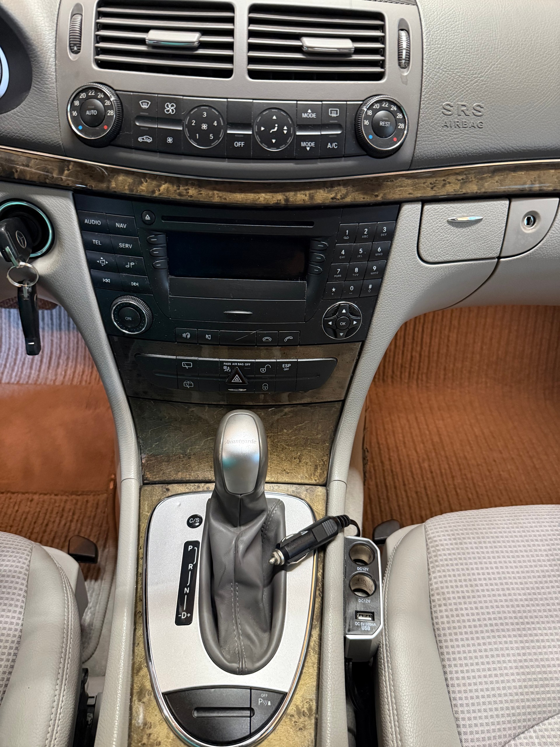 MERCEDES-BENZ E 280 Avantgarde-image-11