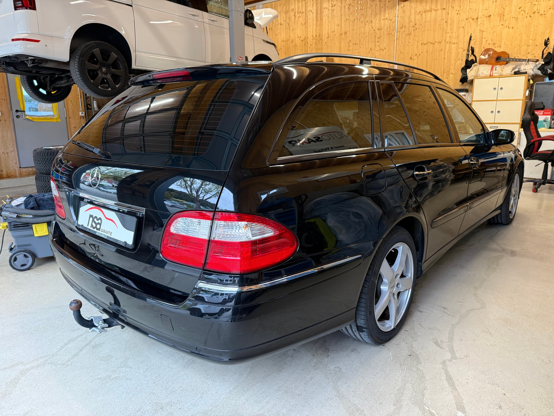 MERCEDES-BENZ E 280 Avantgarde-image-3
