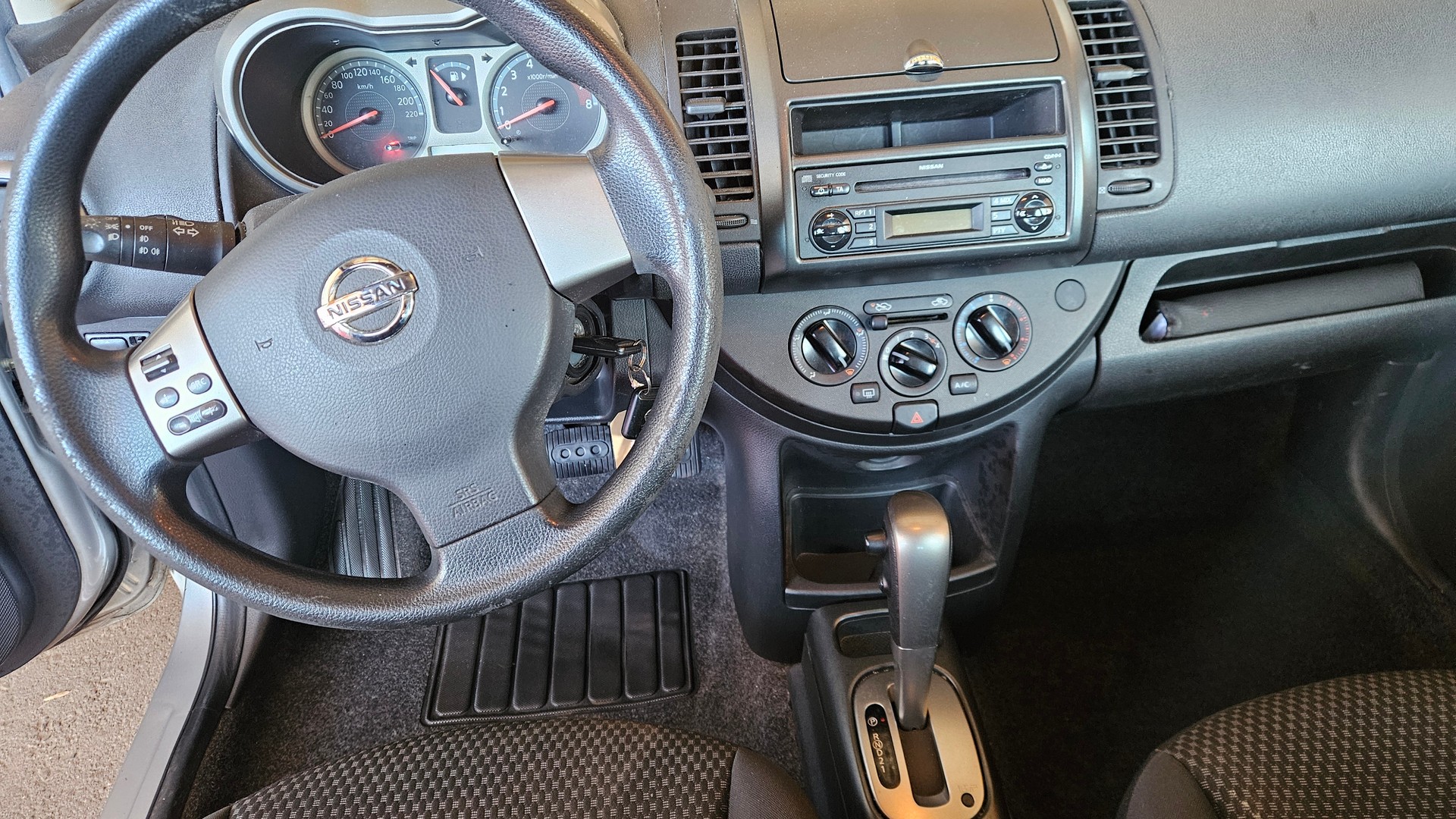NISSAN Note 1.6 tekna-image-12