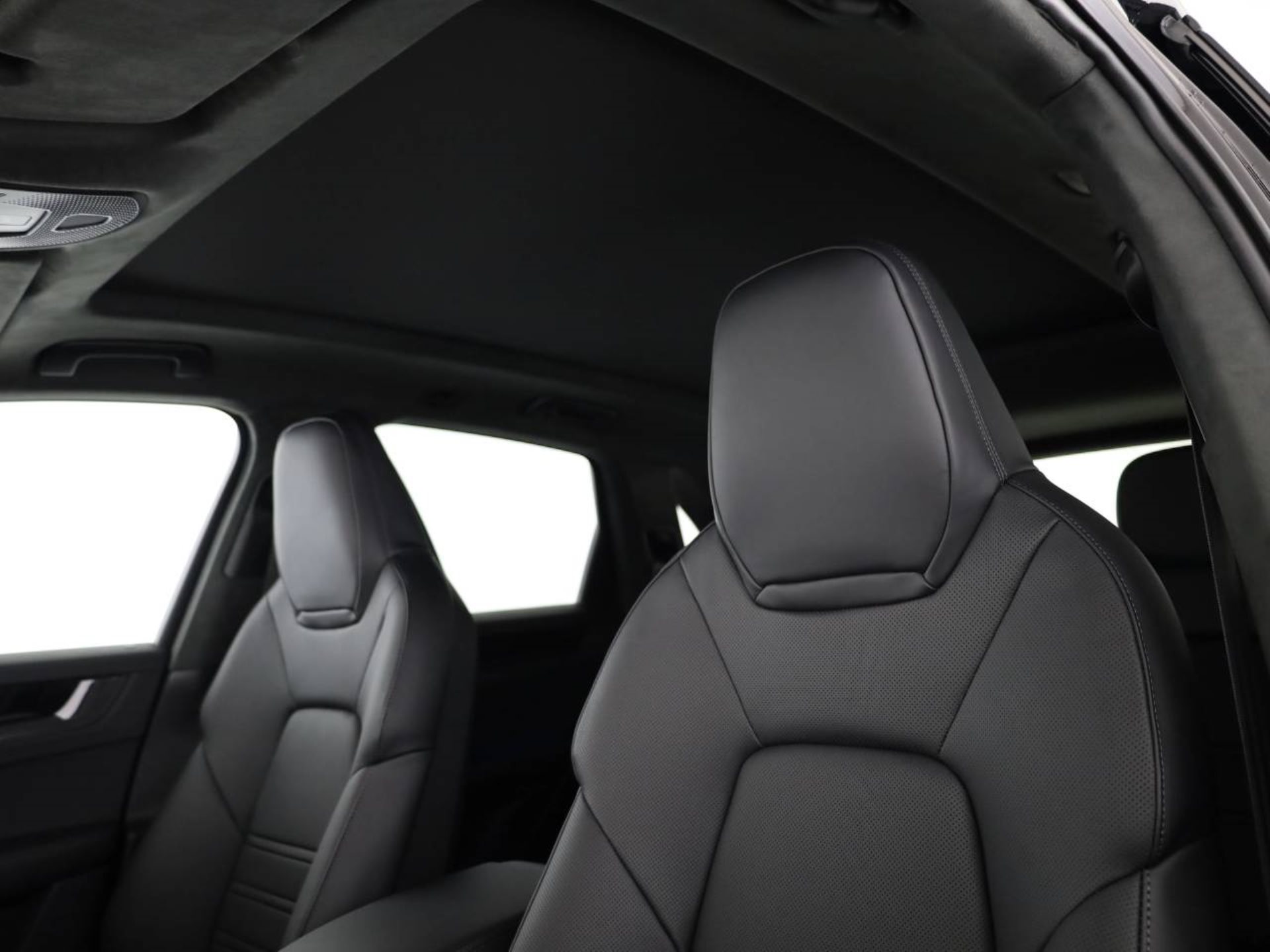 PORSCHE Cayenne GTS-image-16