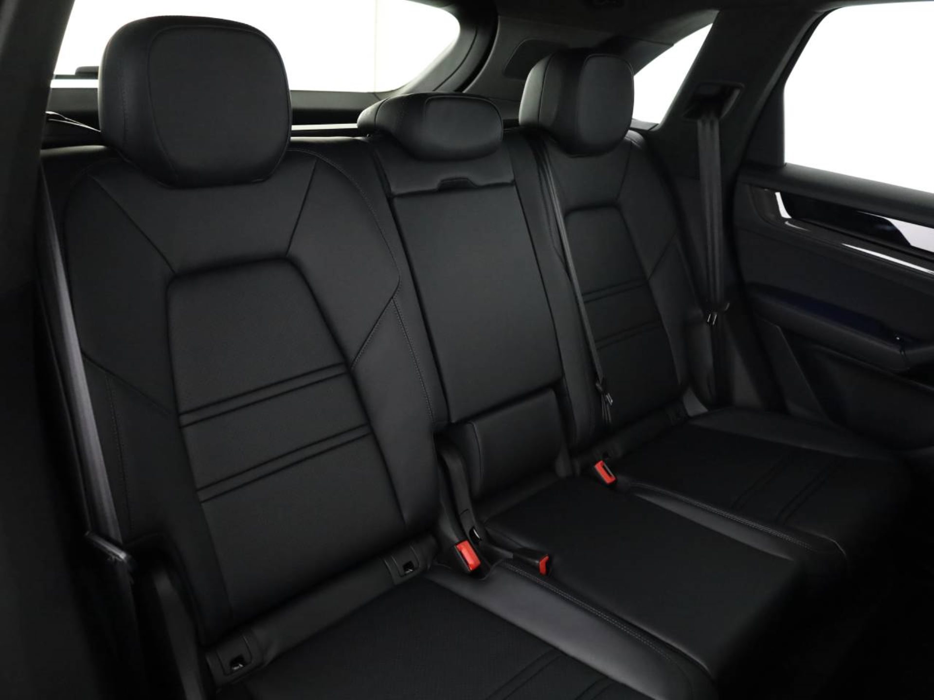PORSCHE Cayenne GTS-image-17