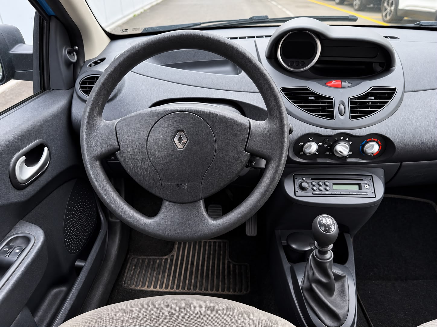 RENAULT Twingo 1.2 16V Expression-image-8