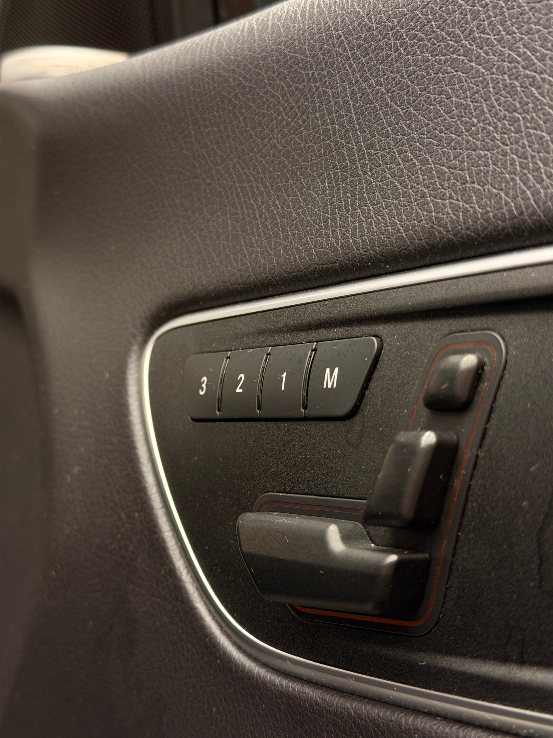 MERCEDES-BENZ CLA 250-image-7