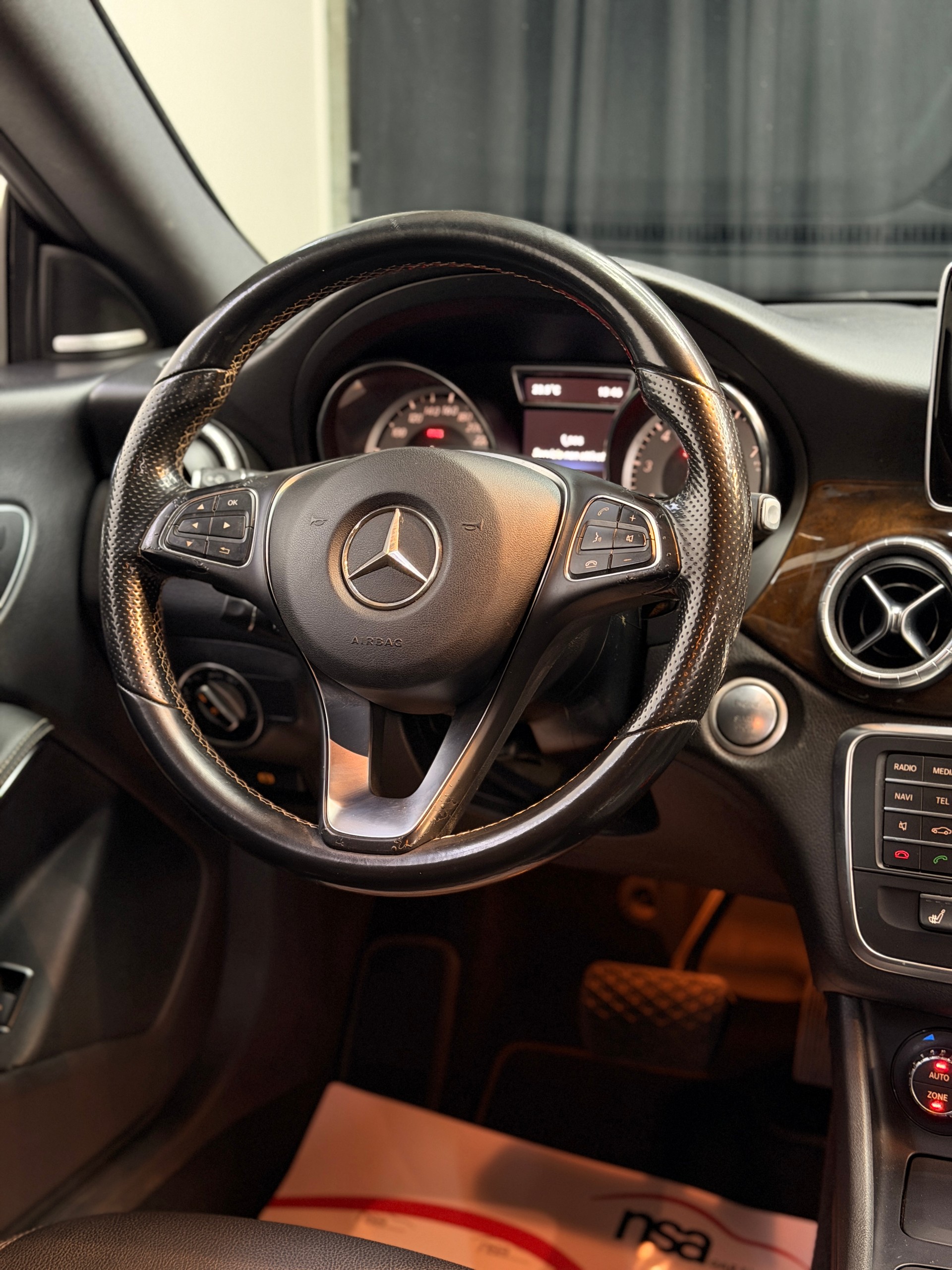 MERCEDES-BENZ CLA 250-image-12