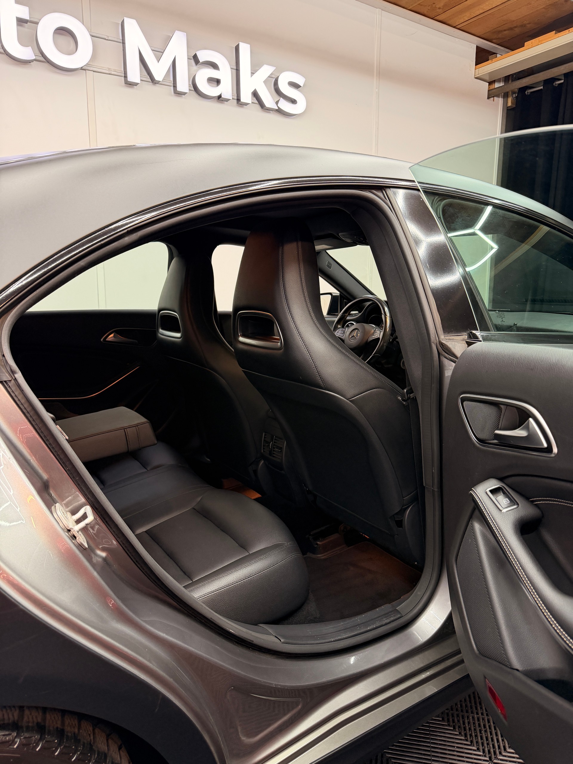MERCEDES-BENZ CLA 250-image-9