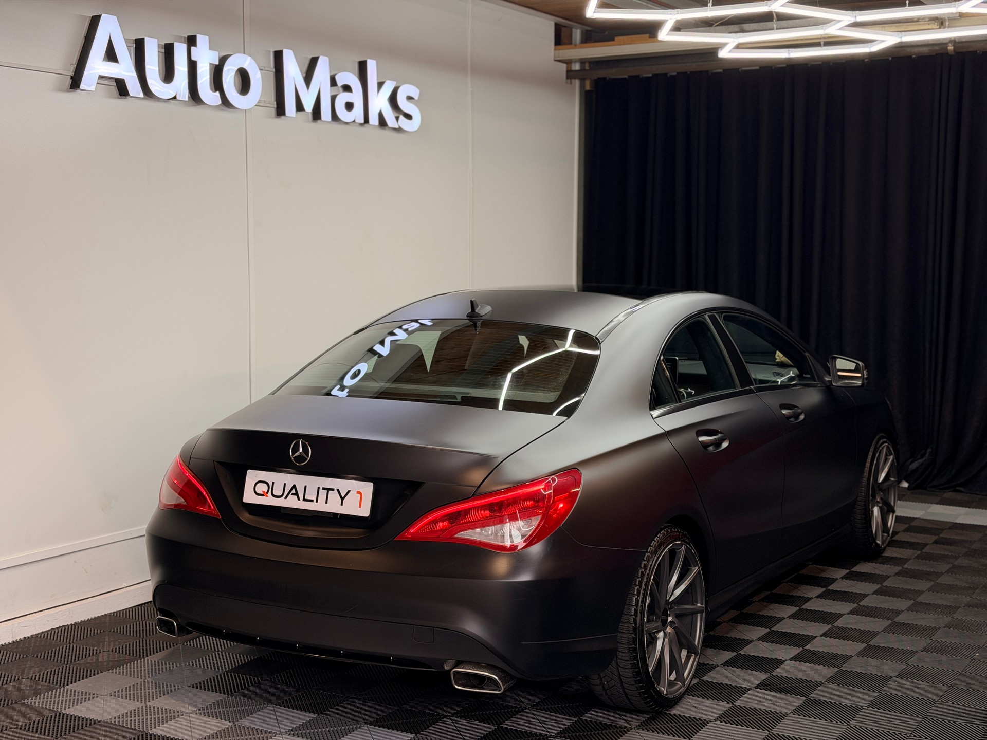 MERCEDES-BENZ CLA 250-image-1
