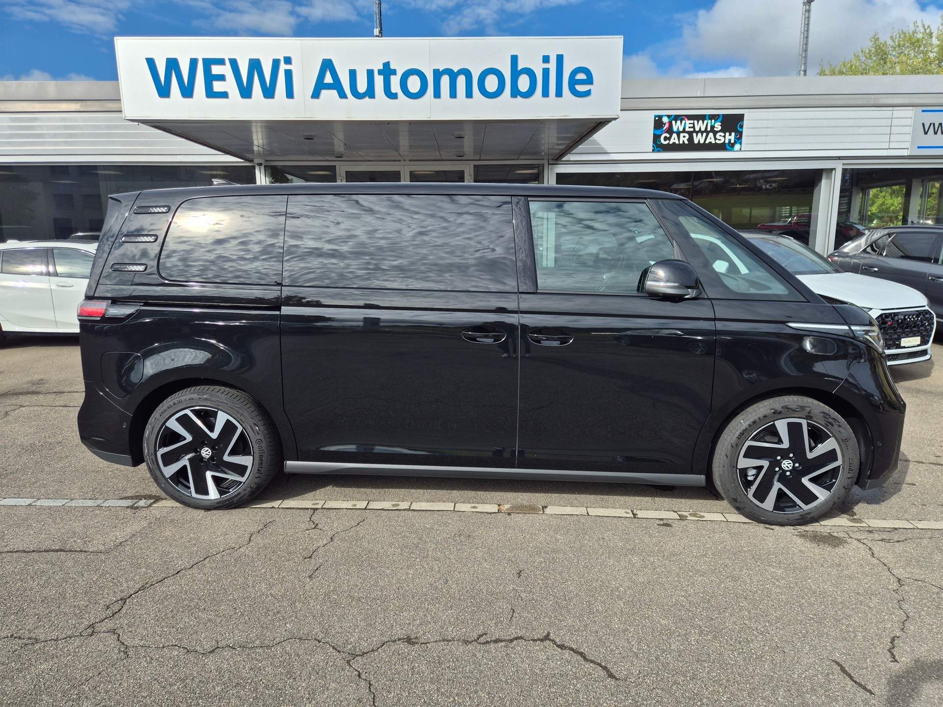 VW ID.Buzz LWB Pro 4 Motion-showroom-element-3