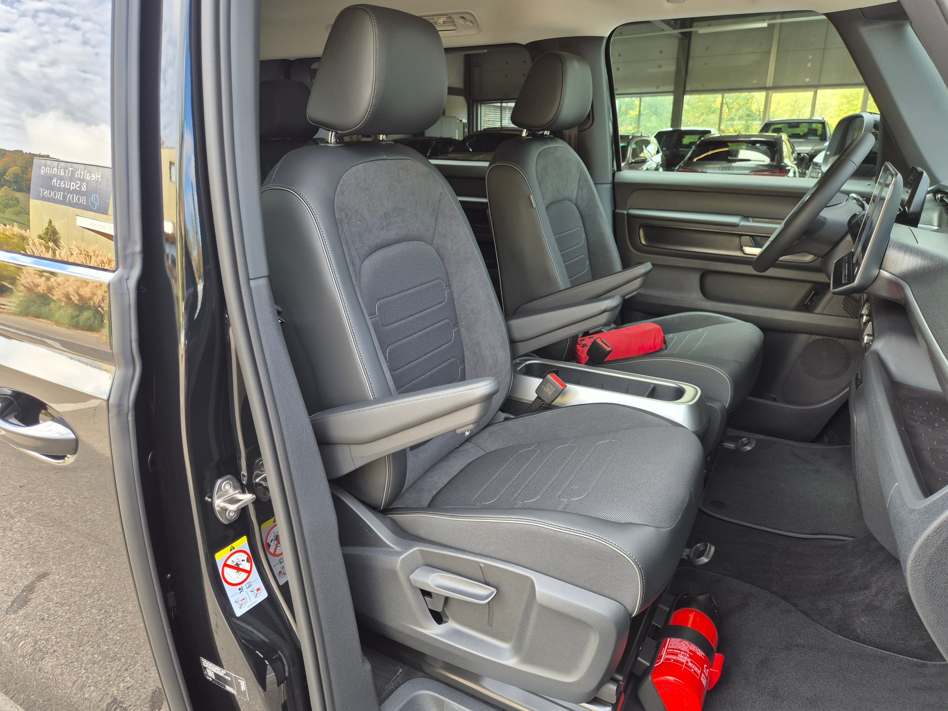 VW ID.Buzz LWB Pro 4 Motion-image-23
