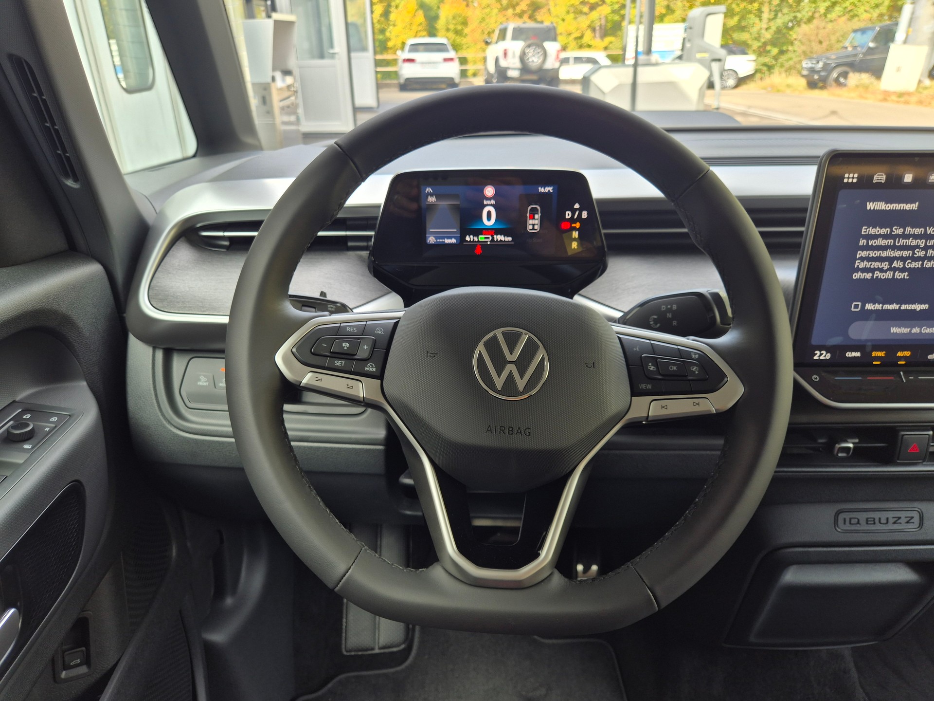 VW ID.Buzz LWB Pro 4 Motion-image-16
