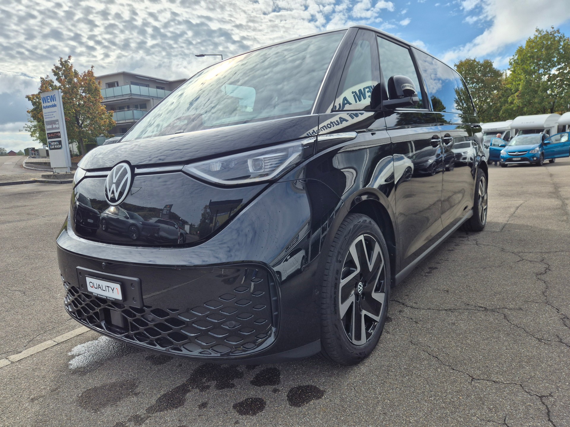 VW ID.Buzz LWB Pro 4 Motion-image-8