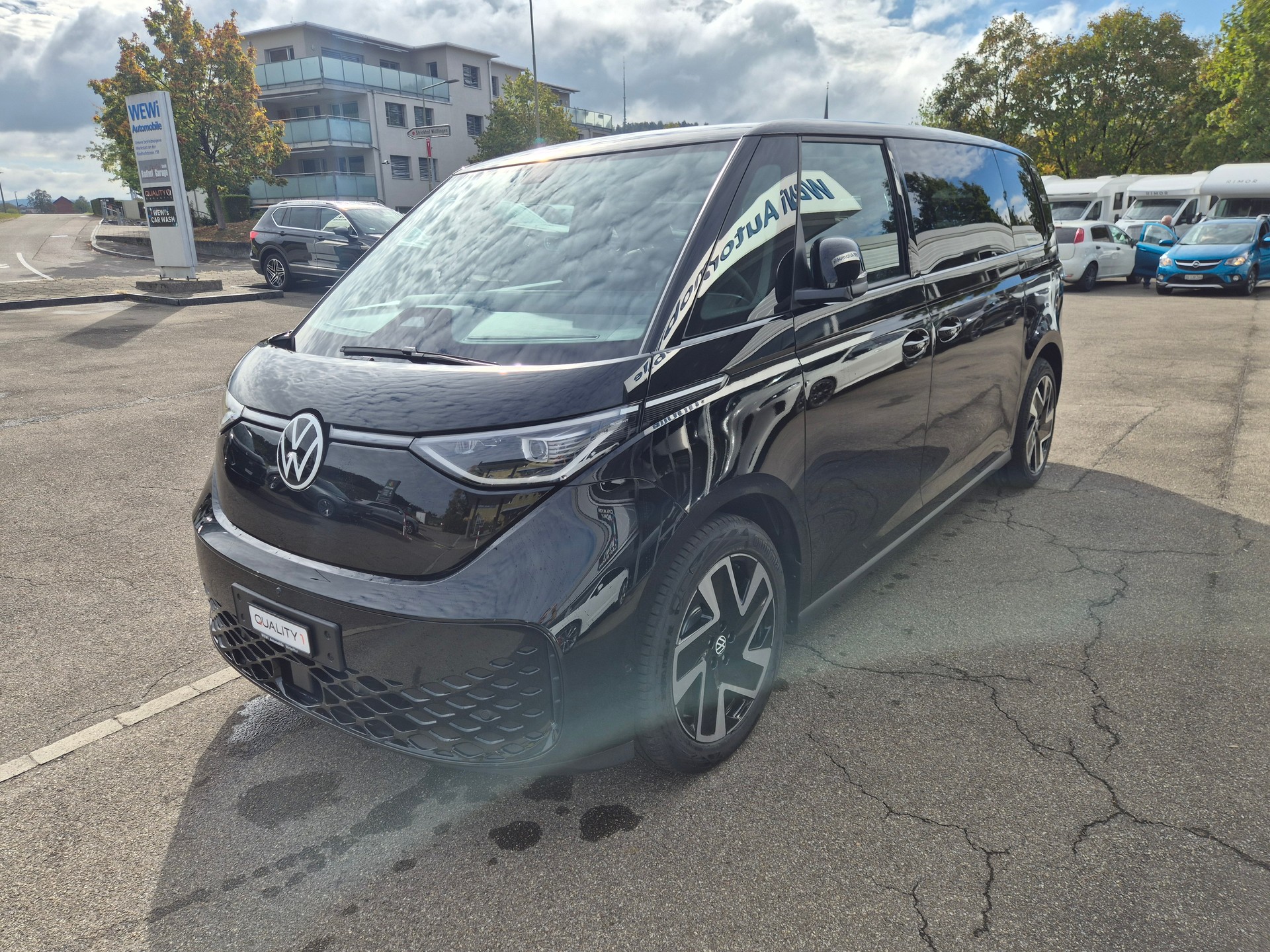 VW ID.Buzz LWB Pro 4 Motion-showroom-element-1