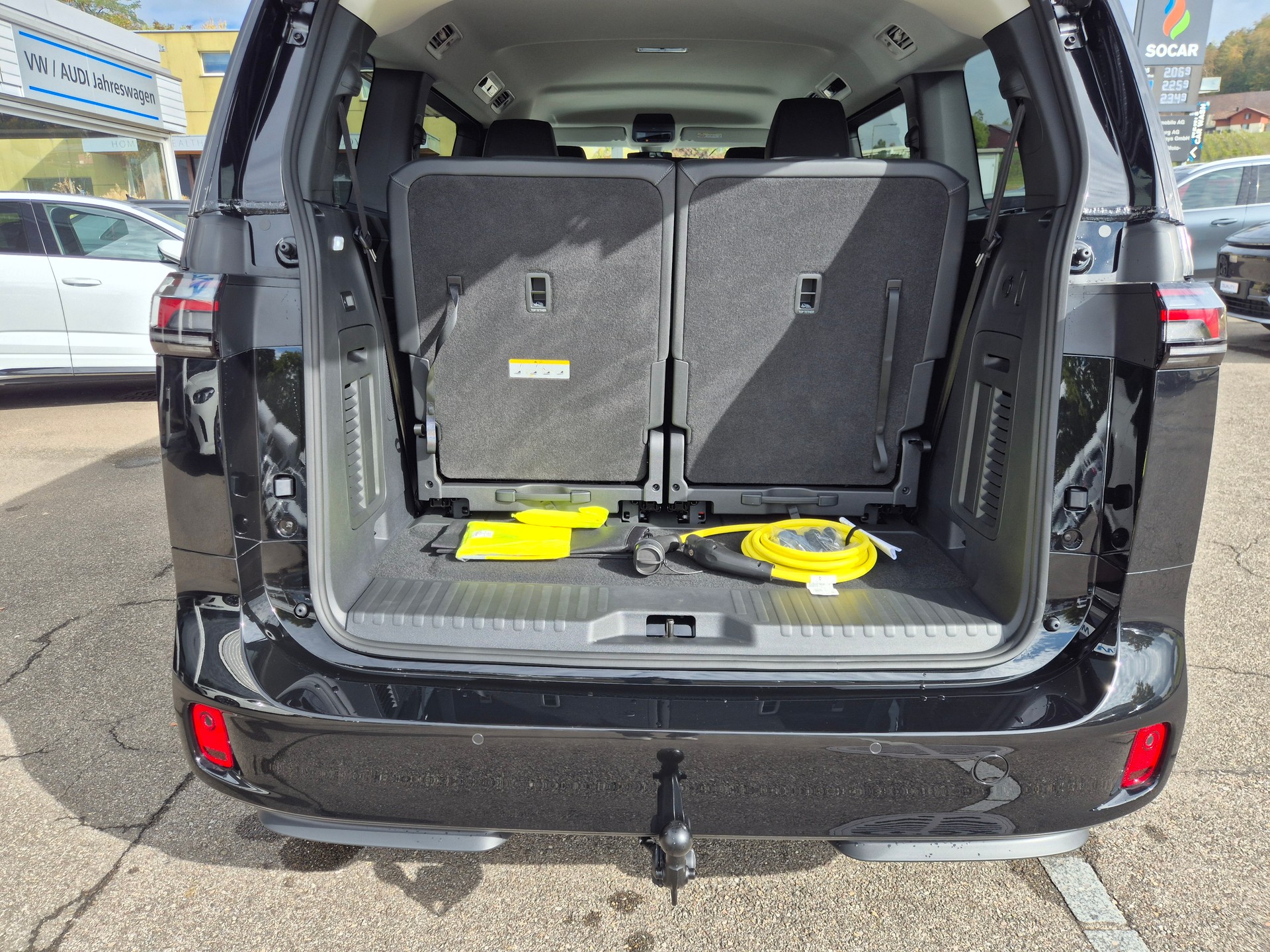 VW ID.Buzz LWB Pro 4 Motion-image-12
