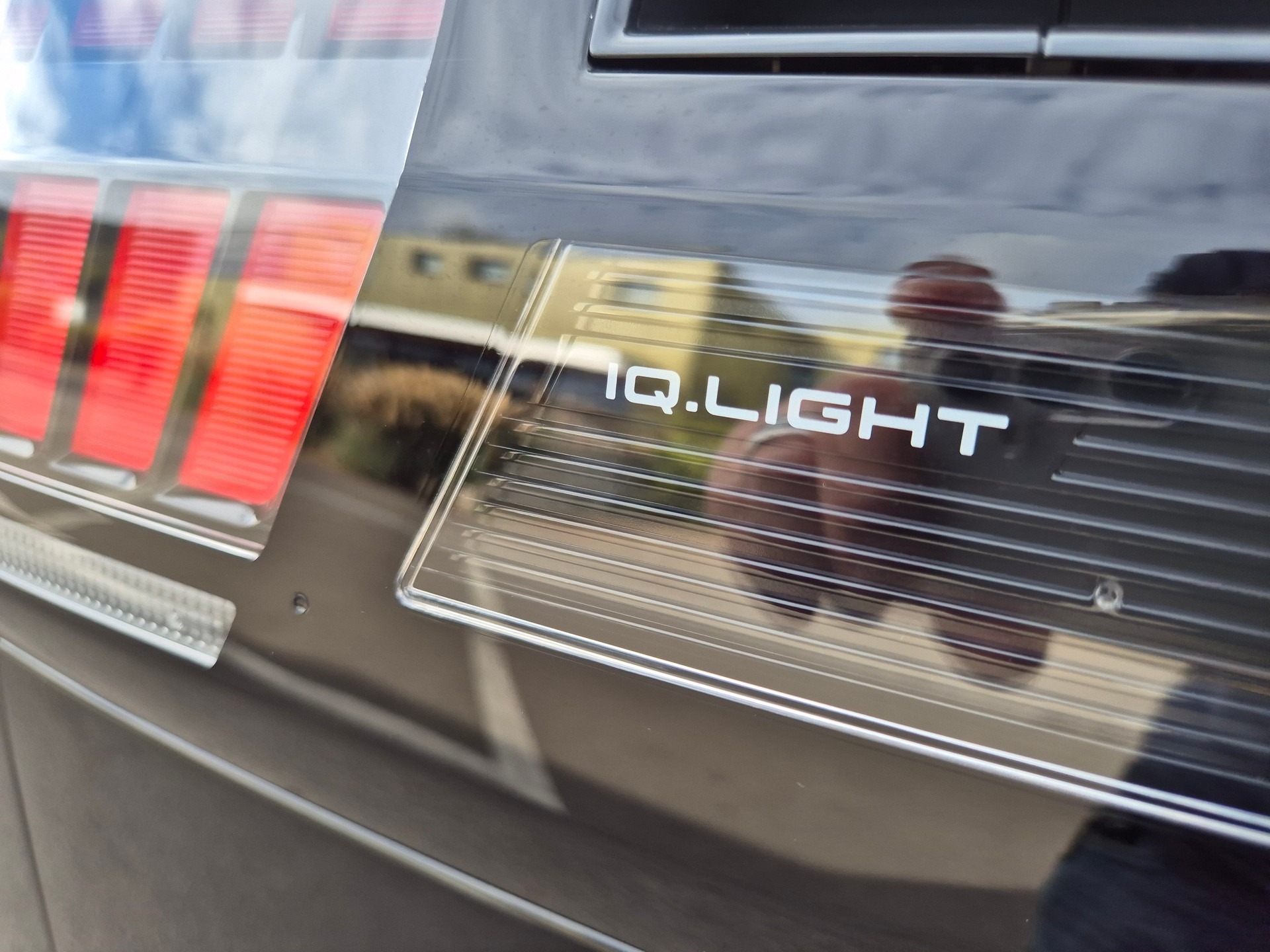 VW ID.Buzz LWB Pro 4 Motion-image-11