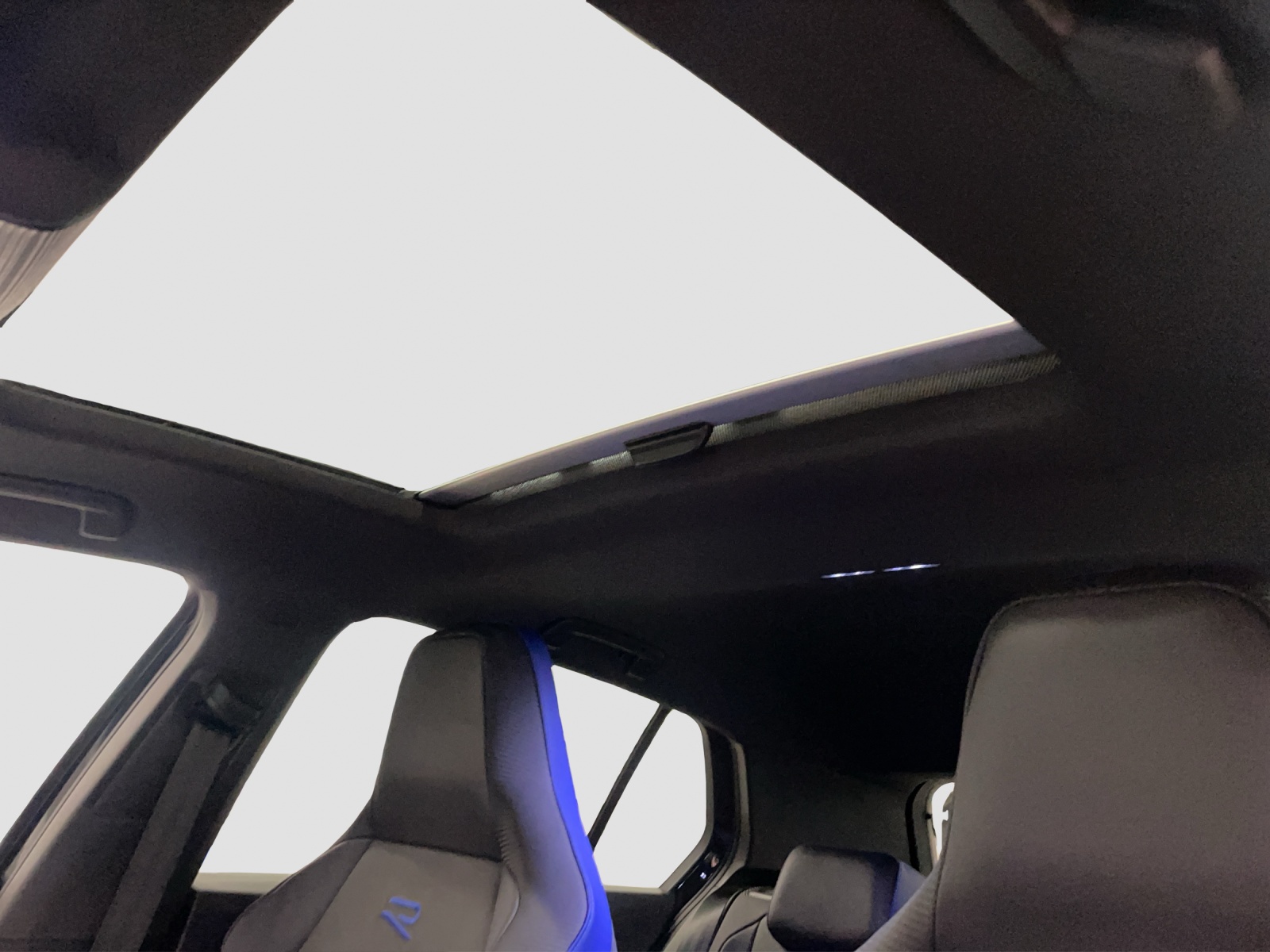 VW Golf 2.0 TSI R DSG 4 Motion-image-15