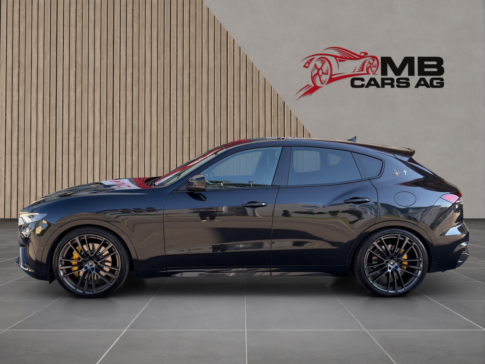 MASERATI Levante 3.8 V8 Trofeo Q4 Automatica / Carbon innen und aussen-image-1