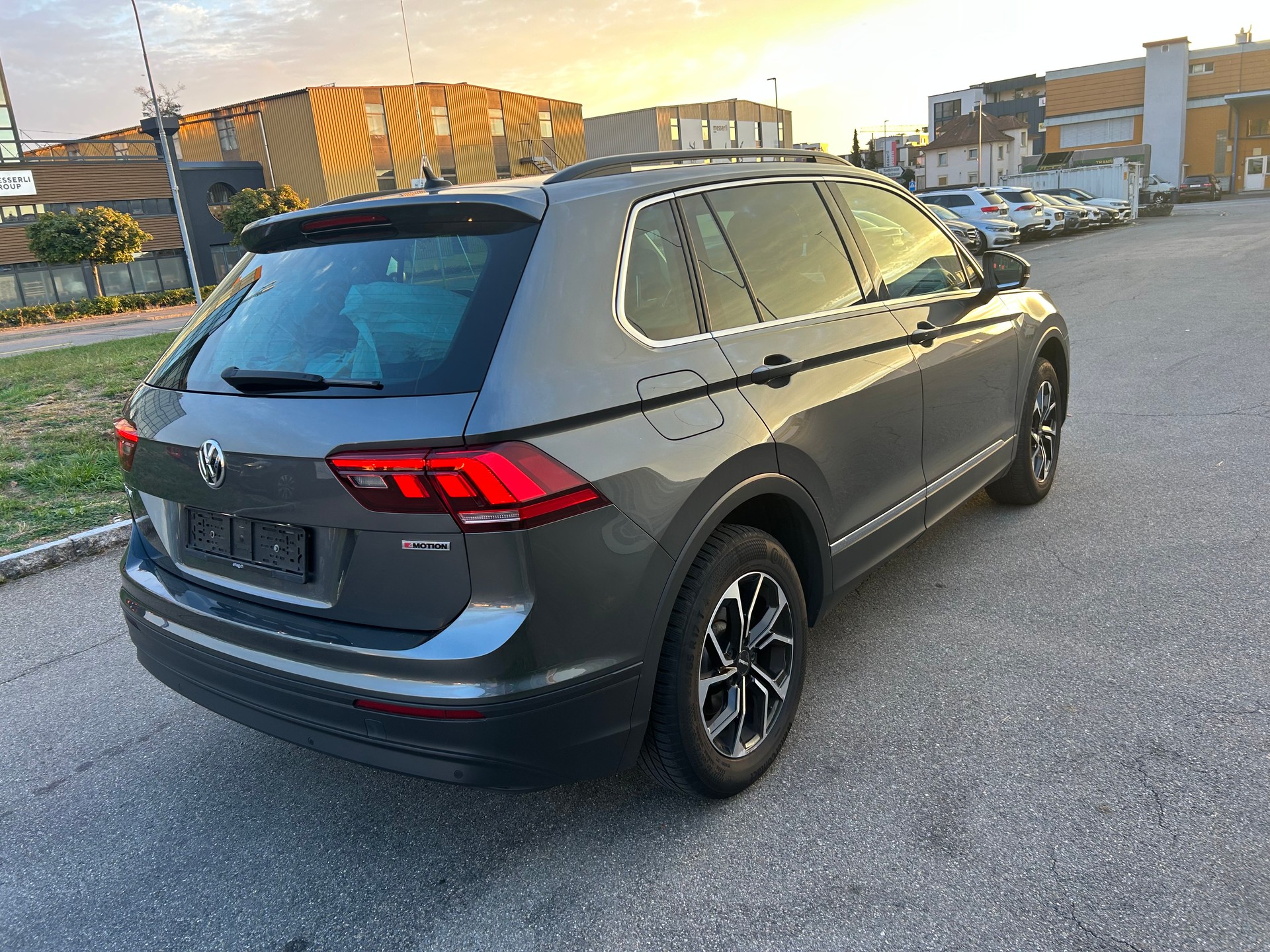 VW Tiguan 2.0 TDI SCR Highline 4Motion DSG-image-5