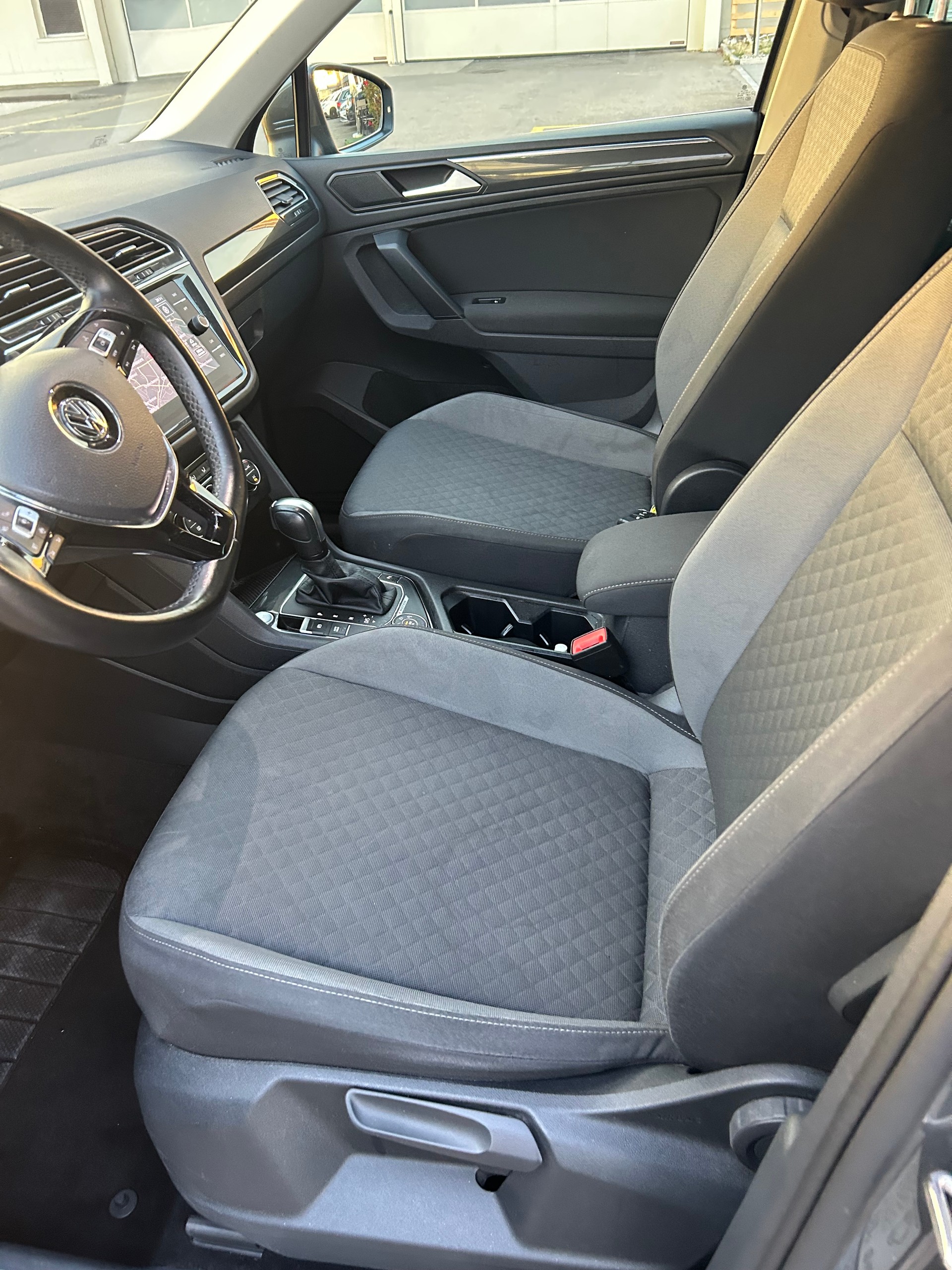 VW Tiguan 2.0 TDI SCR Highline 4Motion DSG-image-2