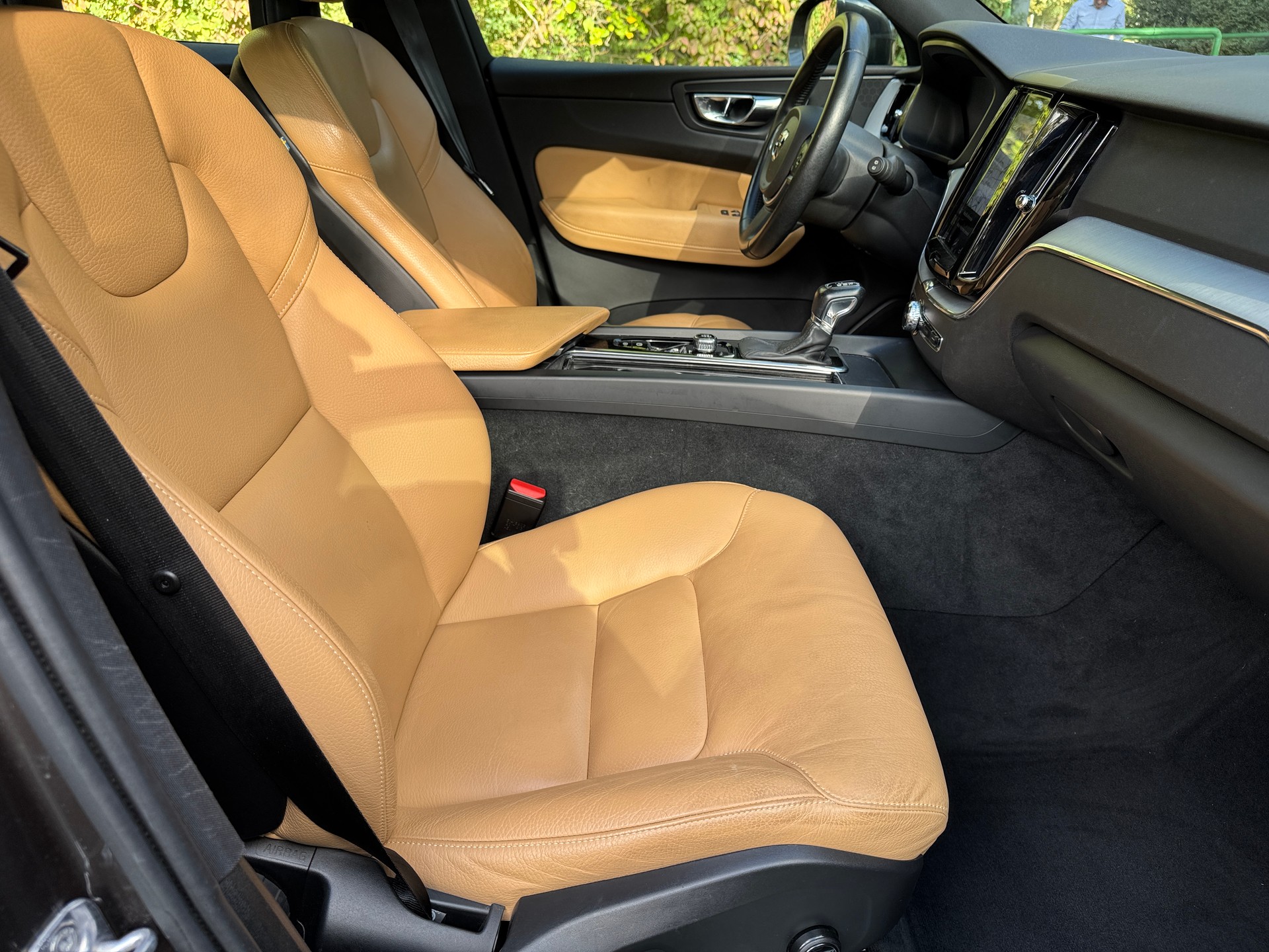 VOLVO XC60 T5 AWD Momentum Geartronic-image-12
