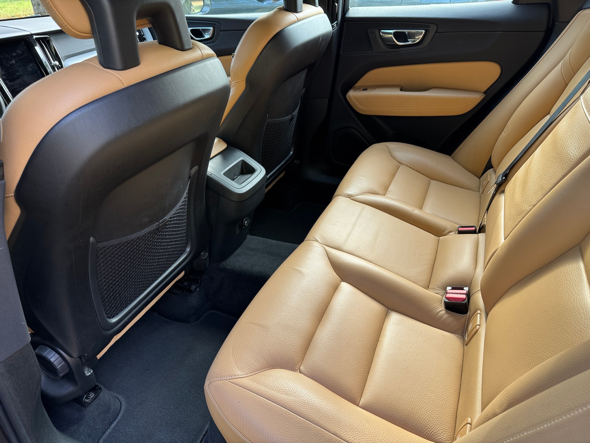 VOLVO XC60 T5 AWD Momentum Geartronic-image-14