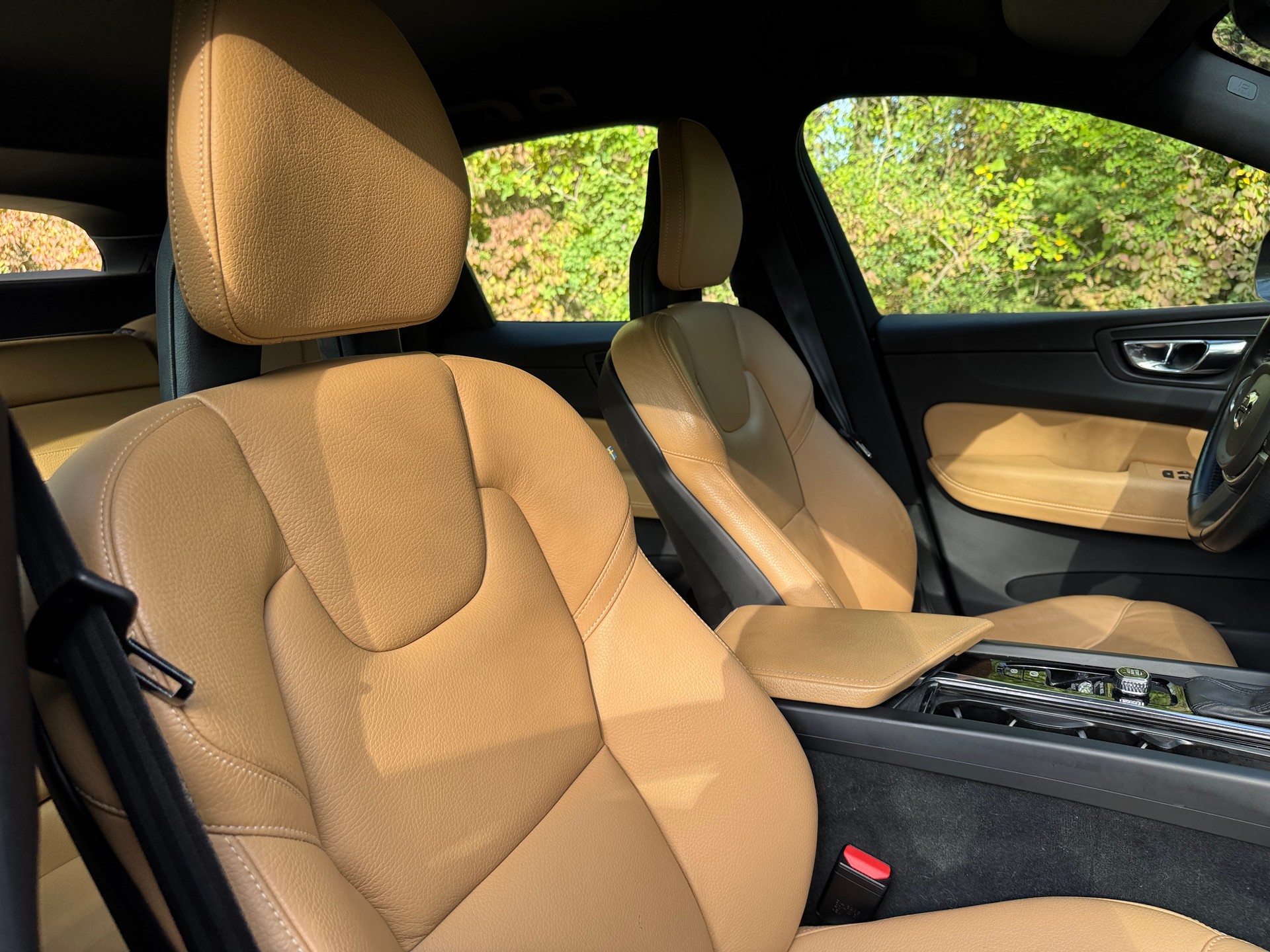 VOLVO XC60 T5 AWD Momentum Geartronic-image-3