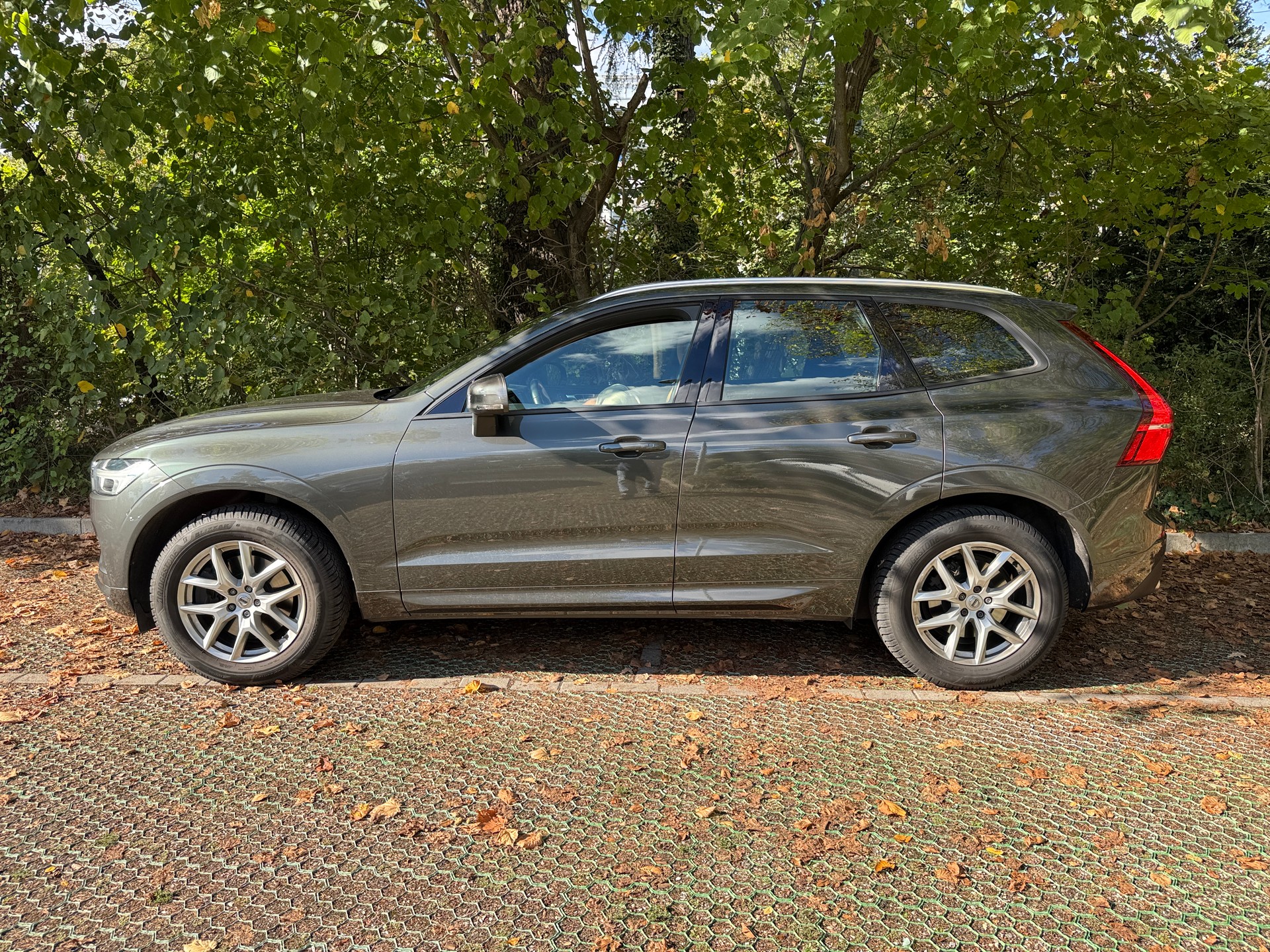 VOLVO XC60 T5 AWD Momentum Geartronic-image-6