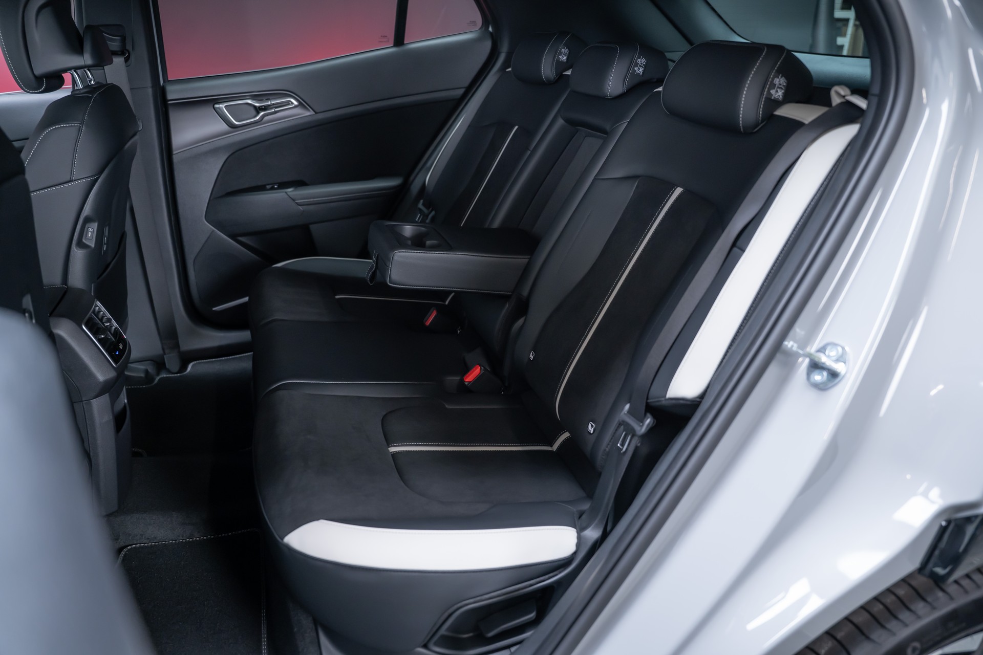KIA Sportage 1.6T-GDi PHEV Style 4x4 A / itz & Lenkradheizung / Navi / Rückfahrkamera-image-20