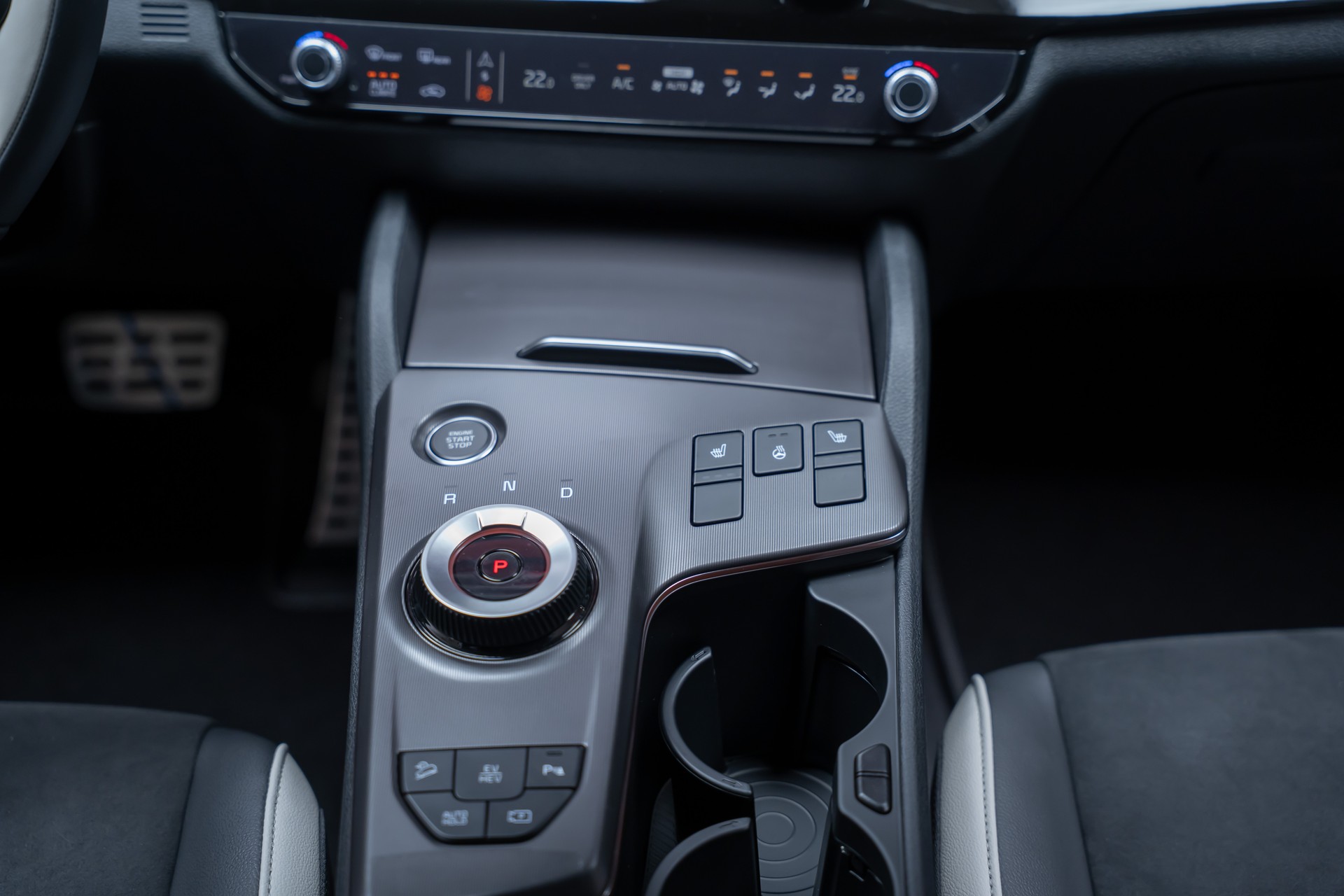 KIA Sportage 1.6T-GDi PHEV Style 4x4 A / itz & Lenkradheizung / Navi / Rückfahrkamera-image-23