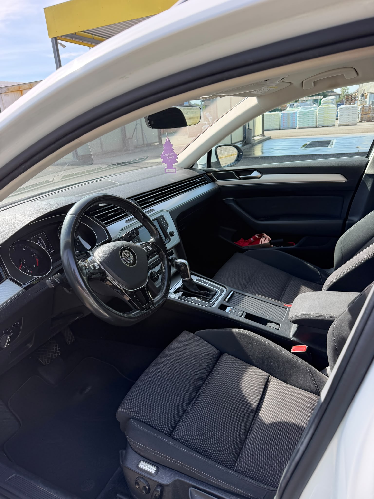 VW Passat Variant 2.0 TDI BMT Comfortline DSG-image-9