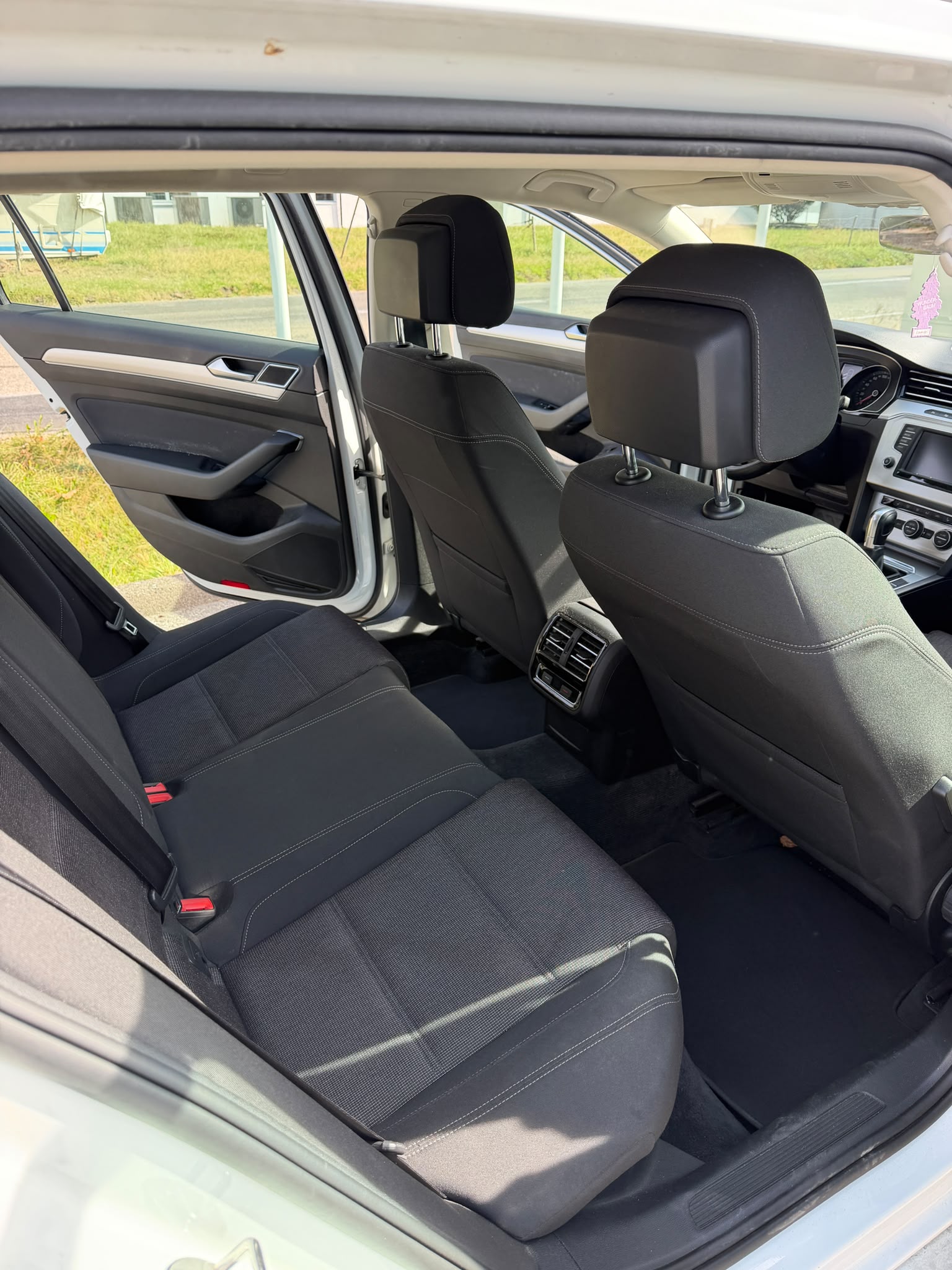 VW Passat Variant 2.0 TDI BMT Comfortline DSG-image-8