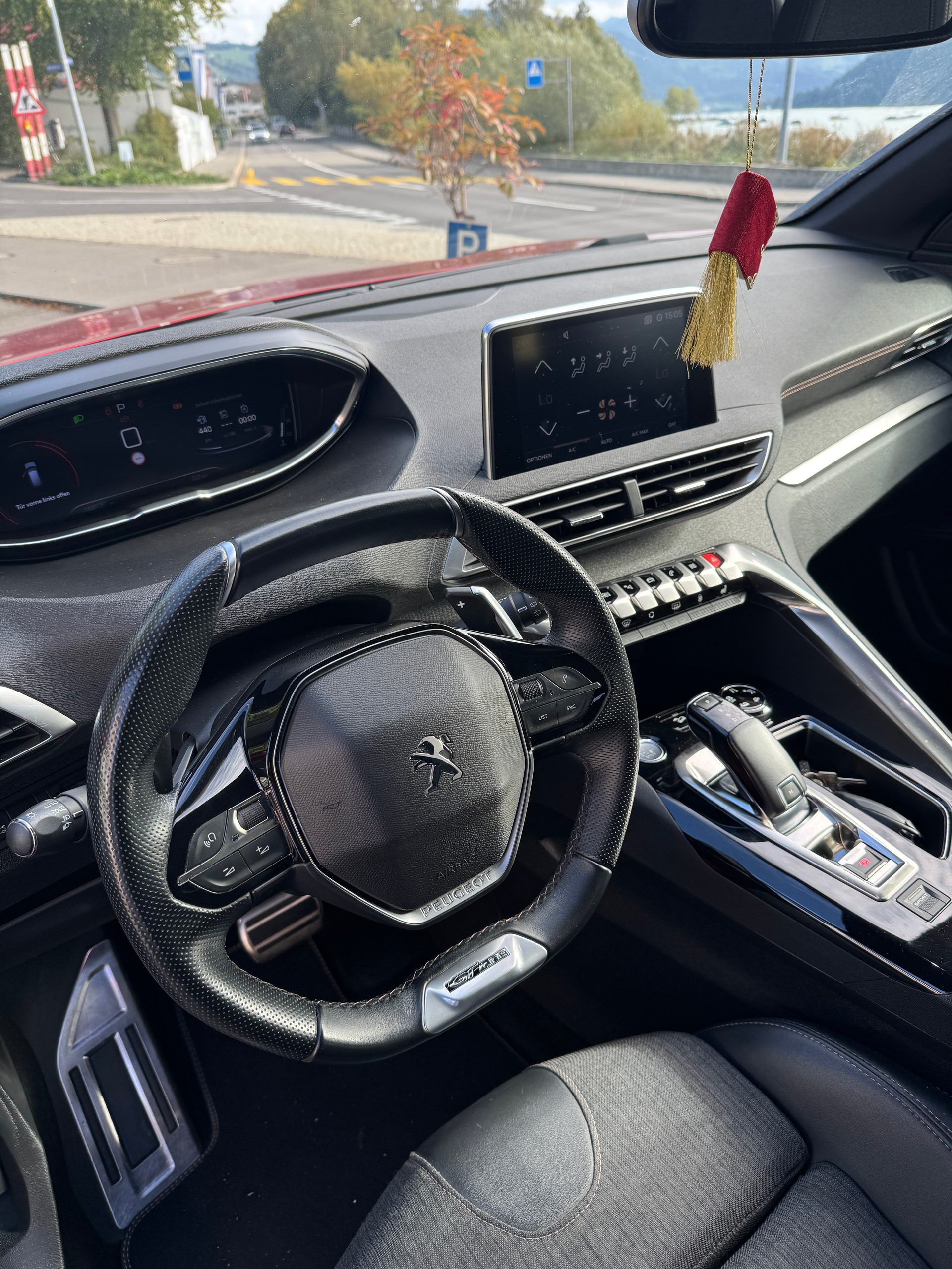 PEUGEOT 1.6 PureTech GT Line-image-2