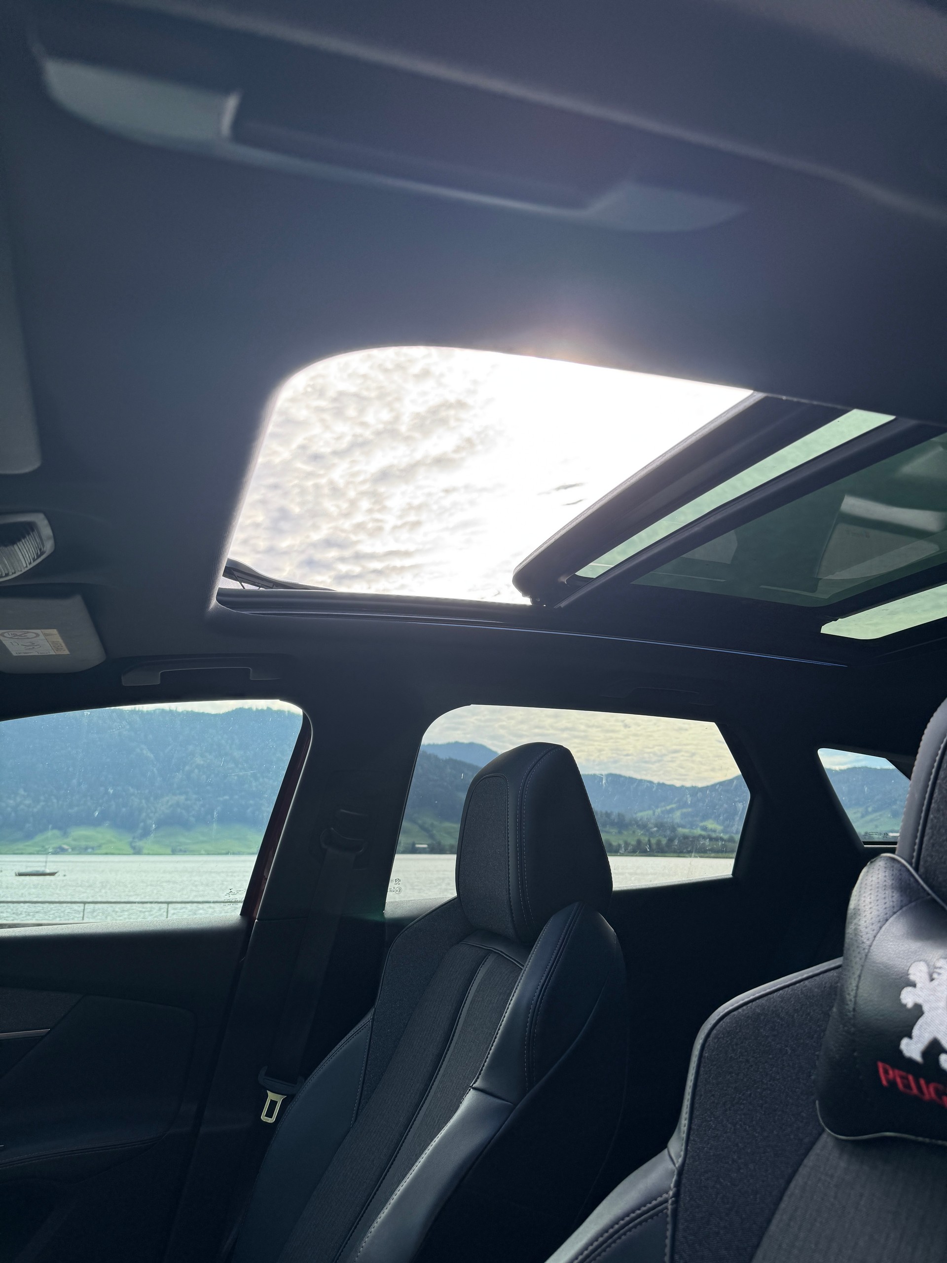 PEUGEOT 1.6 PureTech GT Line-image-4