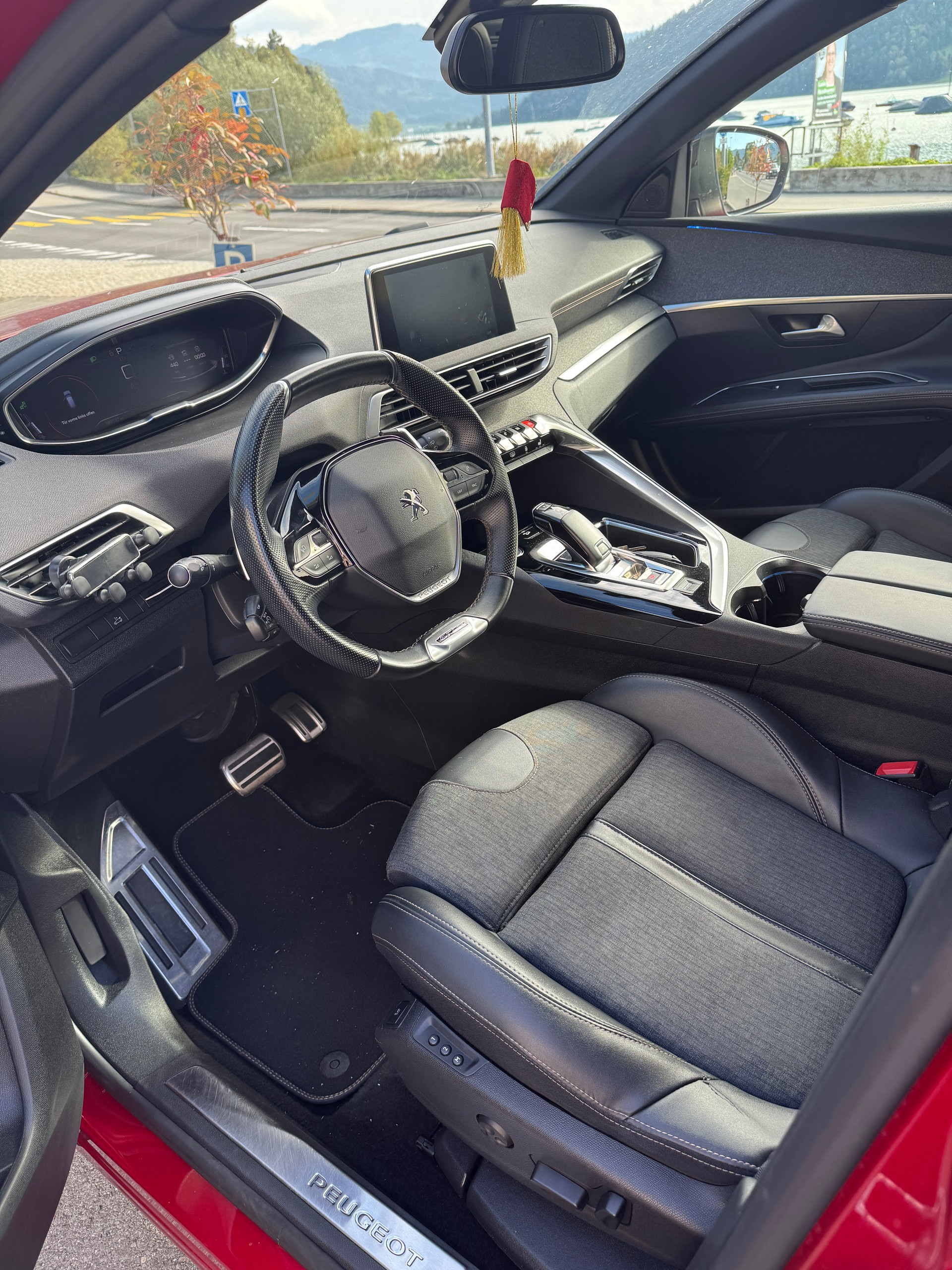 PEUGEOT 1.6 PureTech GT Line-image-3