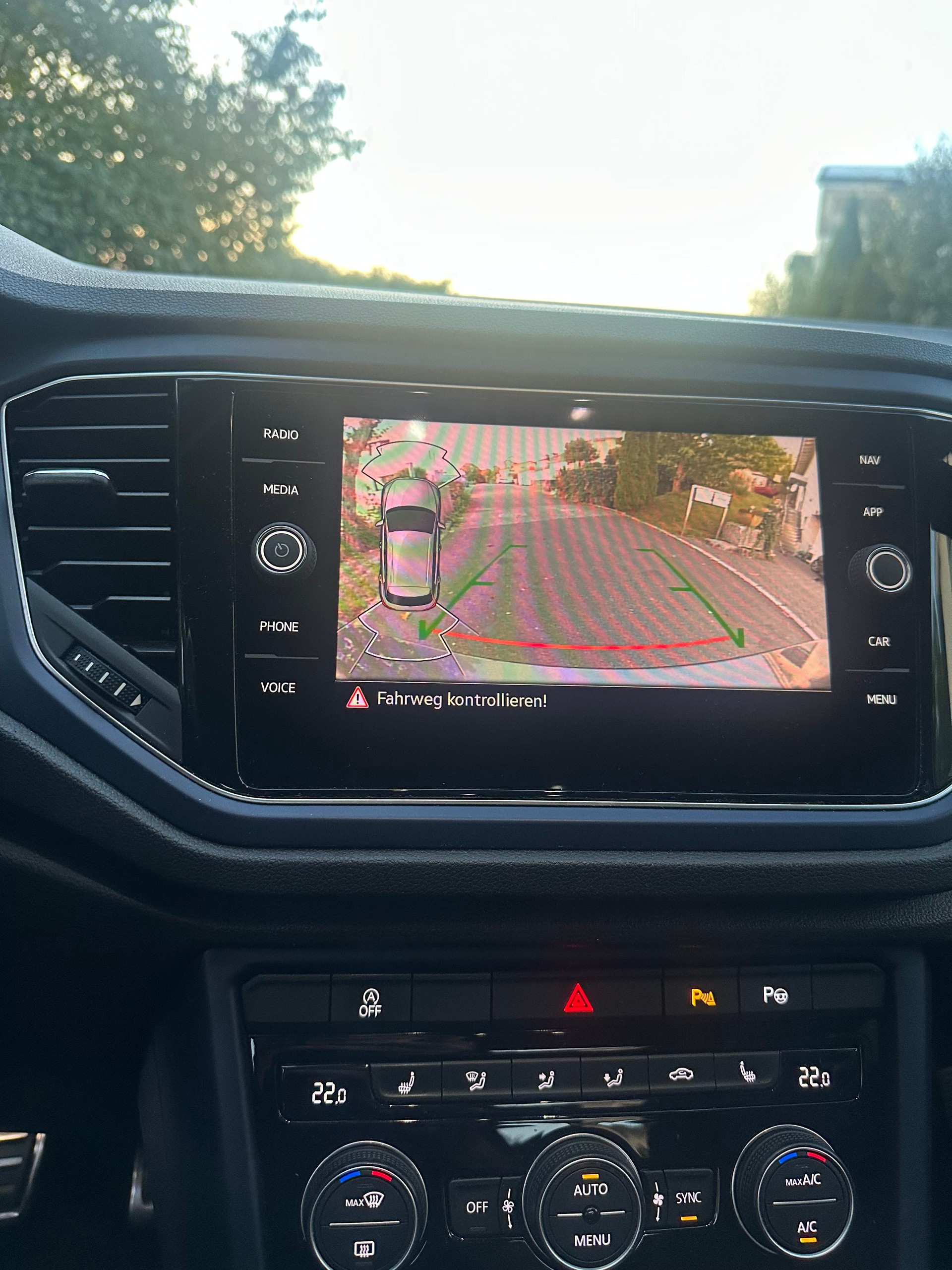 VW T-Roc 2.0 TSI Sport DSG 4Motion-image-7