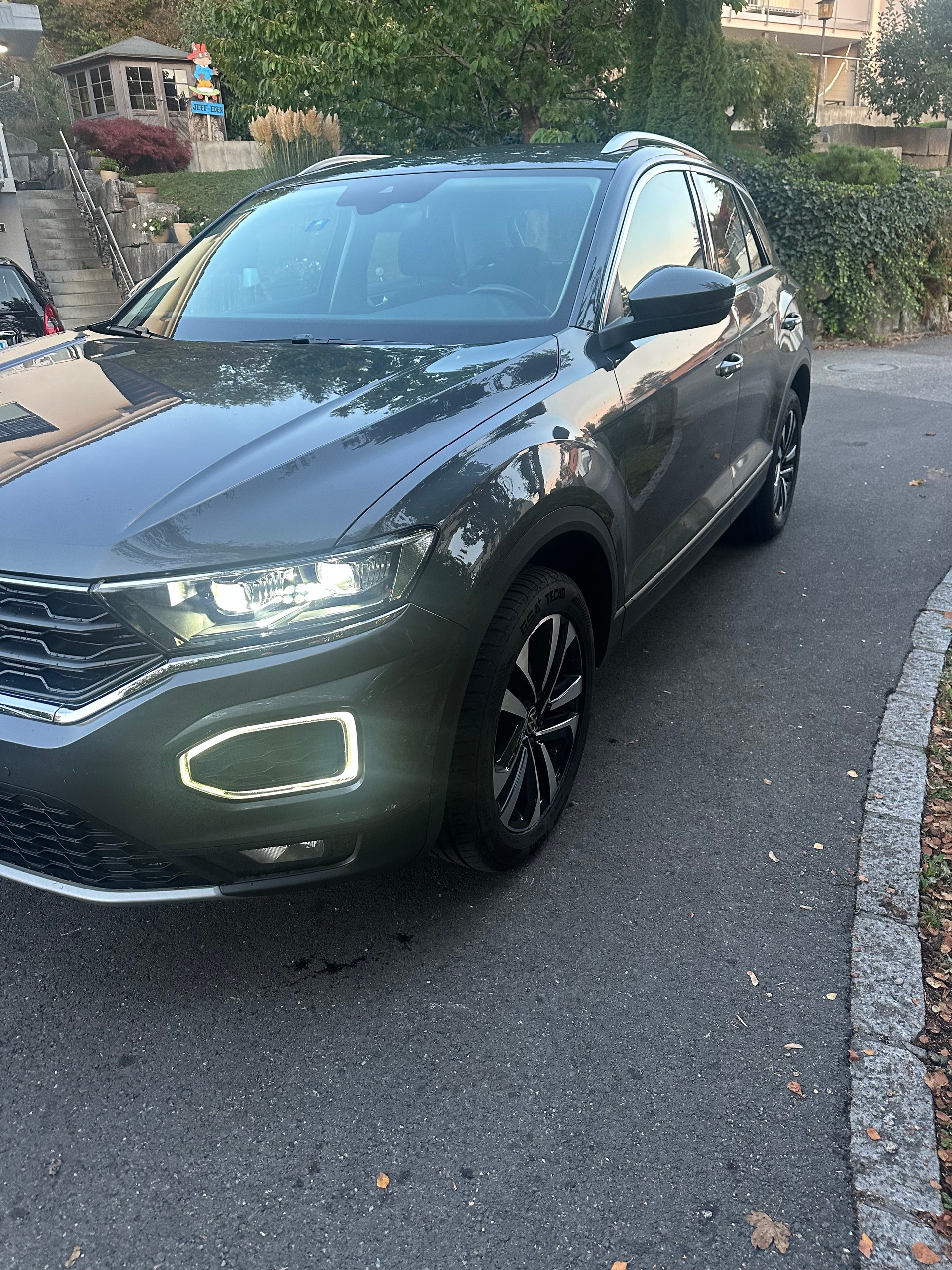 VW T-Roc 2.0 TSI Sport DSG 4Motion-image-2
