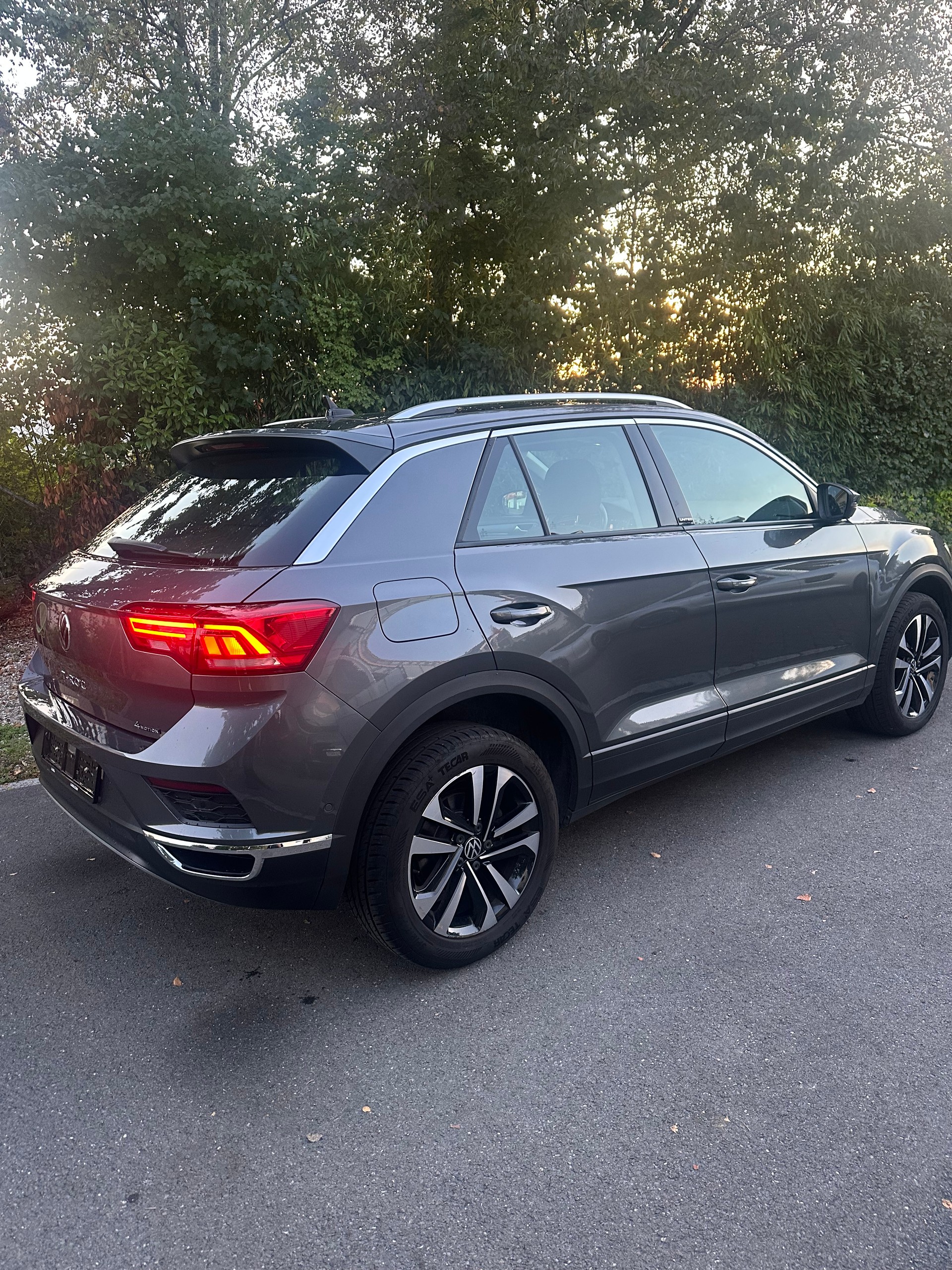 VW T-Roc 2.0 TSI Sport DSG 4Motion-image-3