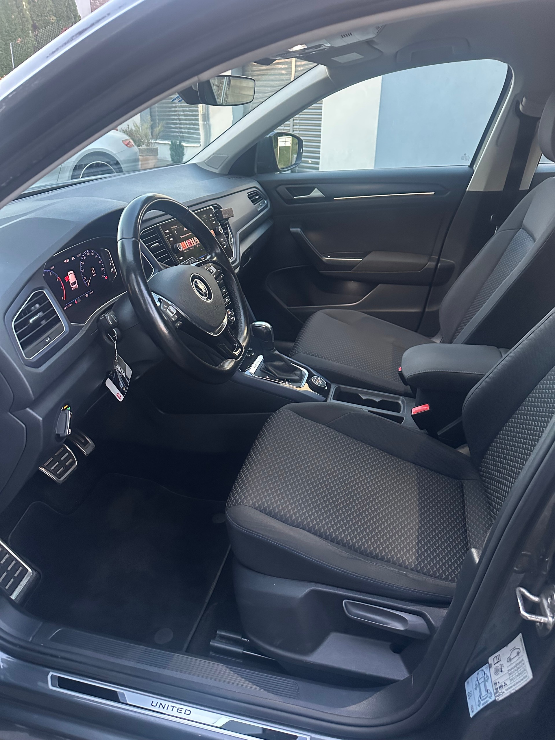 VW T-Roc 2.0 TSI Sport DSG 4Motion-image-6