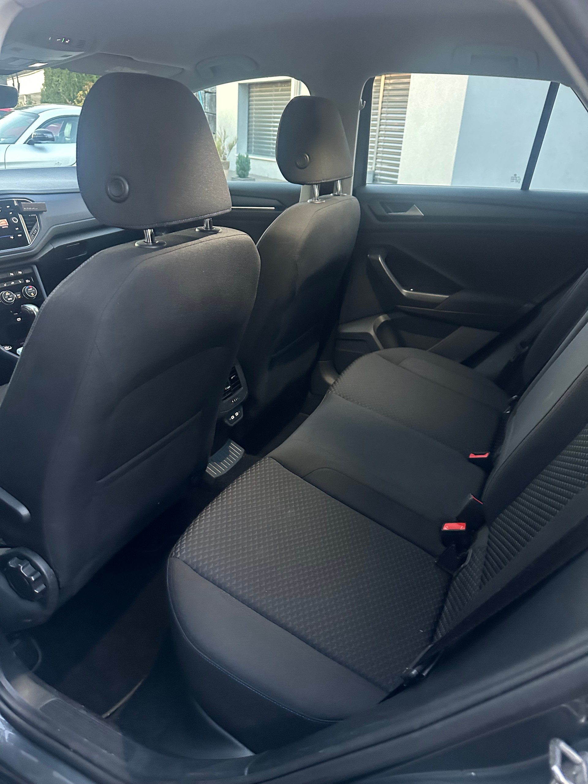 VW T-Roc 2.0 TSI Sport DSG 4Motion-image-5