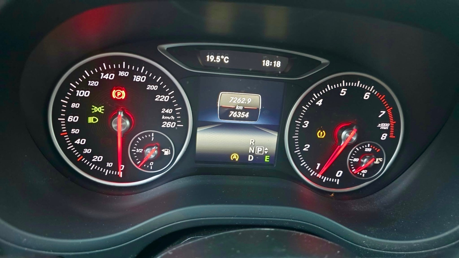 MERCEDES-BENZ B 180 Style-image-14