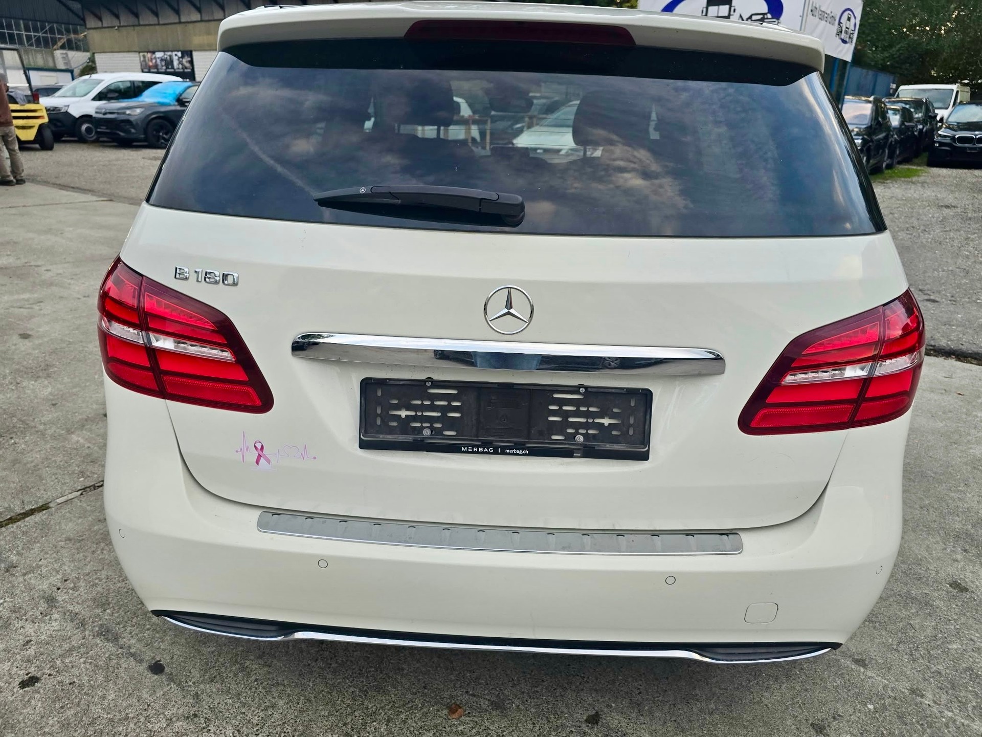 MERCEDES-BENZ B 180 Style-image-7