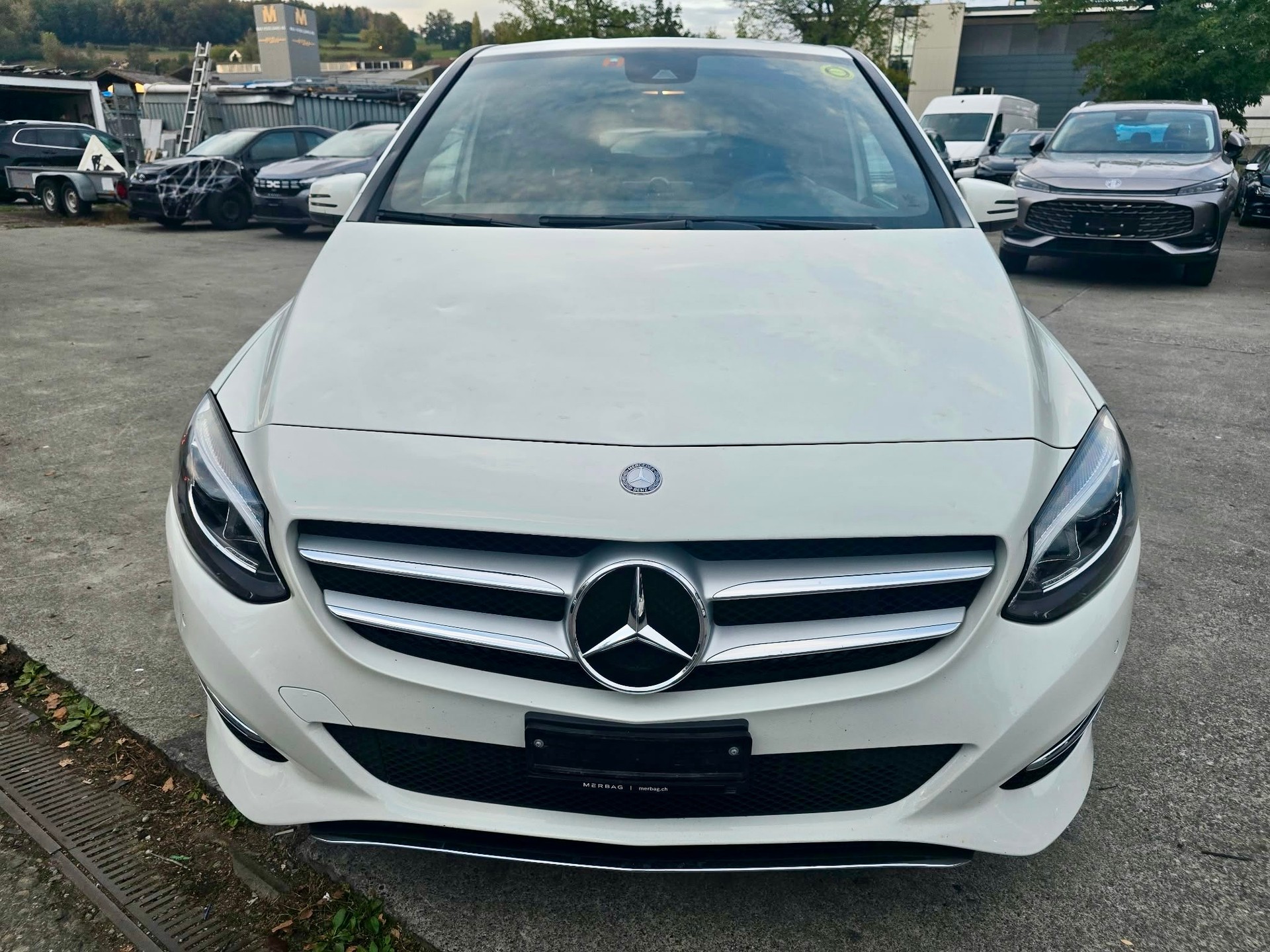 MERCEDES-BENZ B 180 Style-image-6
