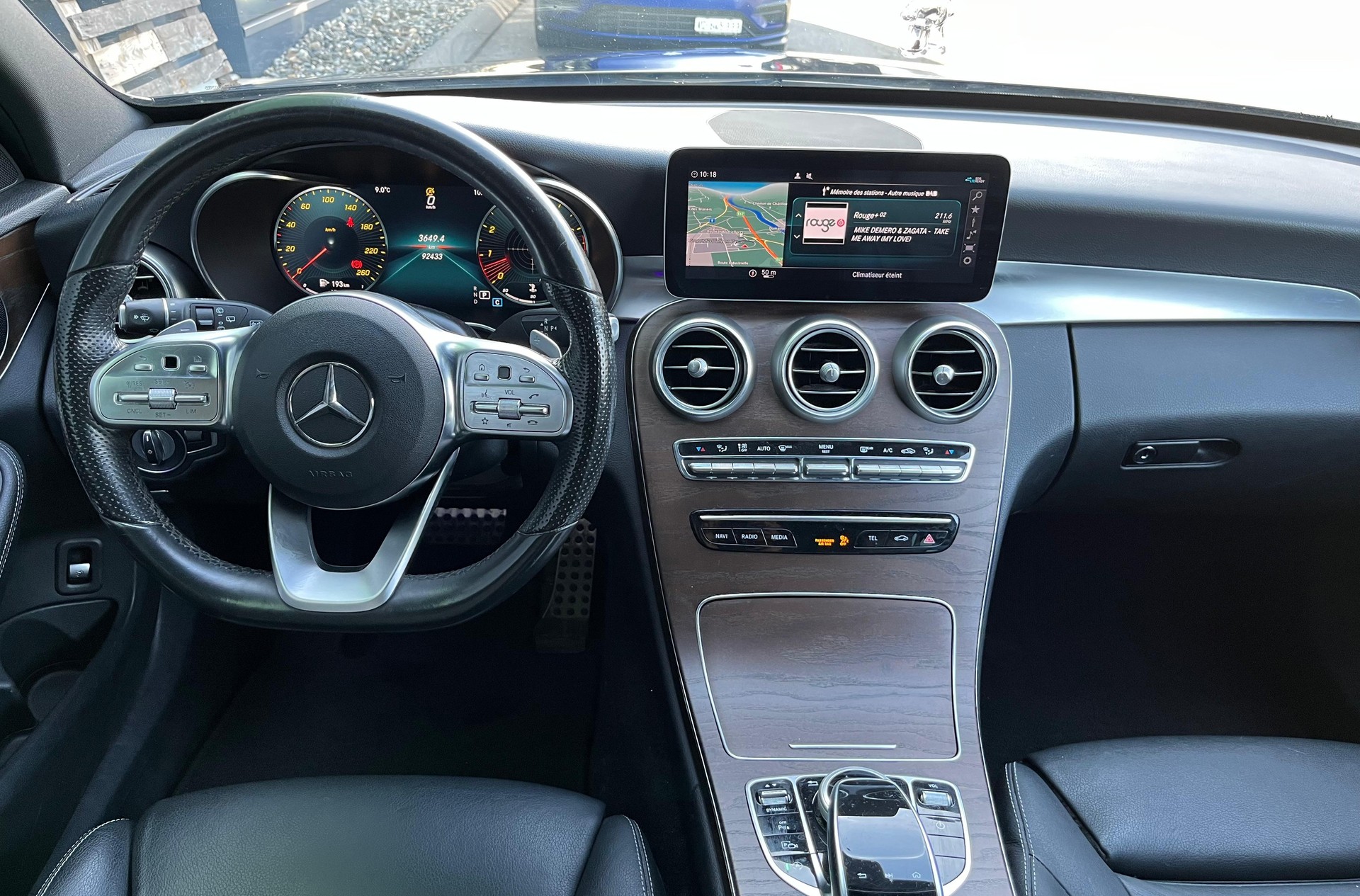 MERCEDES-BENZ C 400 AMG Line 4Matic 9G-Tronic-image-13