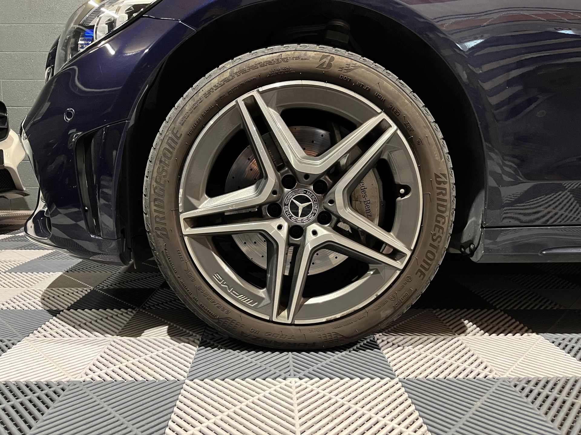 MERCEDES-BENZ C 400 AMG Line 4Matic 9G-Tronic-image-22