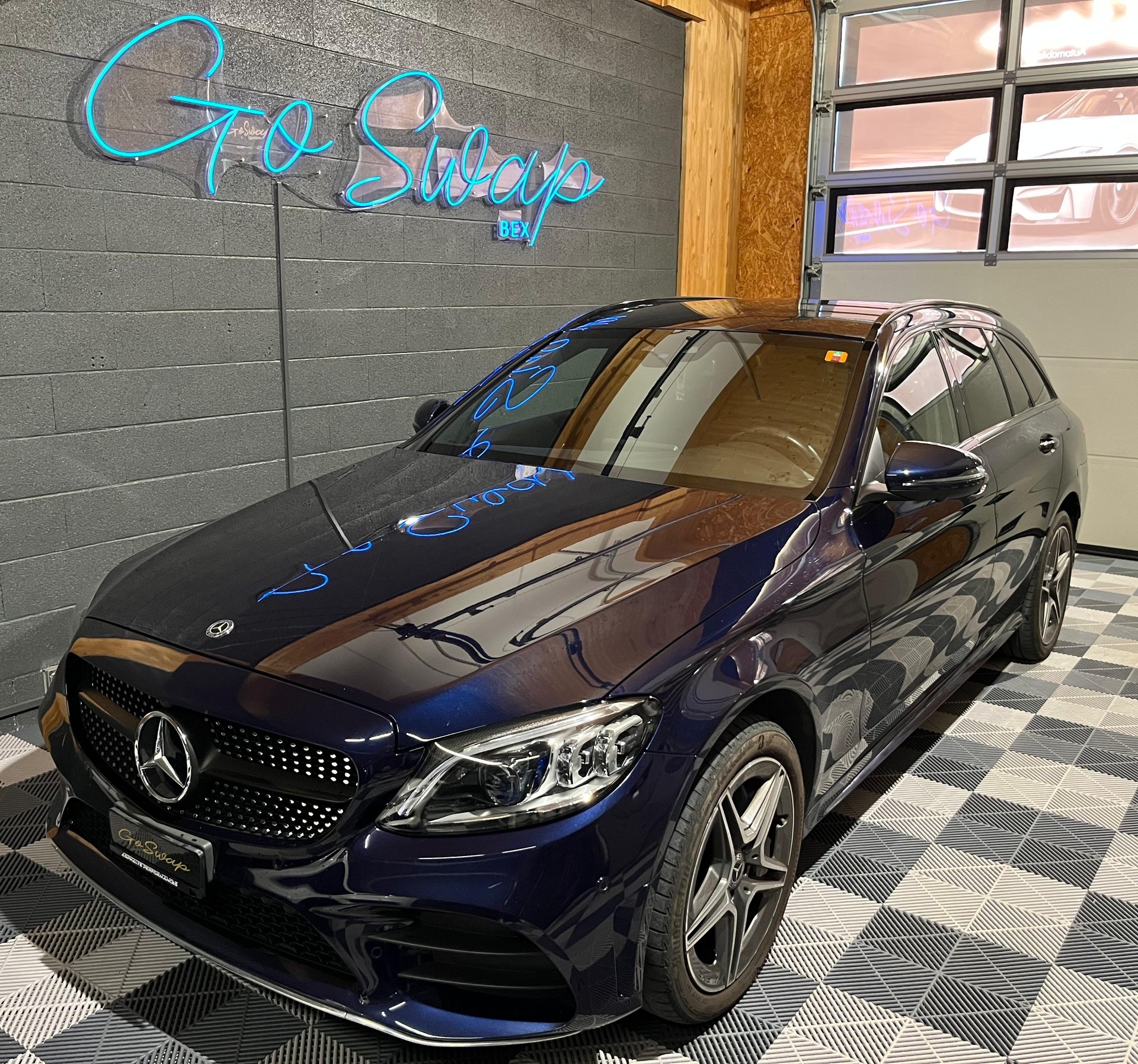 MERCEDES-BENZ C 400 AMG Line 4Matic 9G-Tronic-image-4