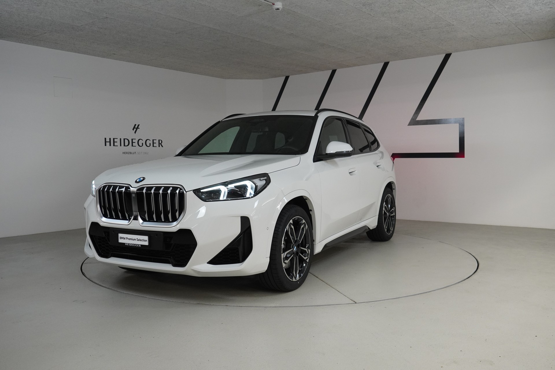 BMW X1 xDrive 23i 48V M Sport-image-0