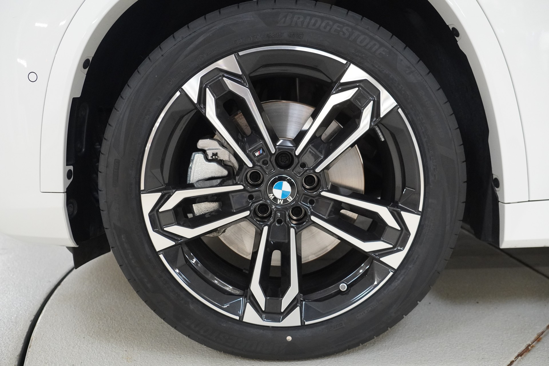 BMW X1 xDrive 23i 48V M Sport-image-9