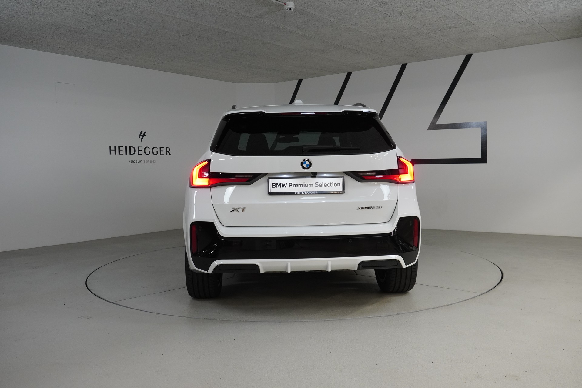 BMW X1 xDrive 23i 48V M Sport-image-5