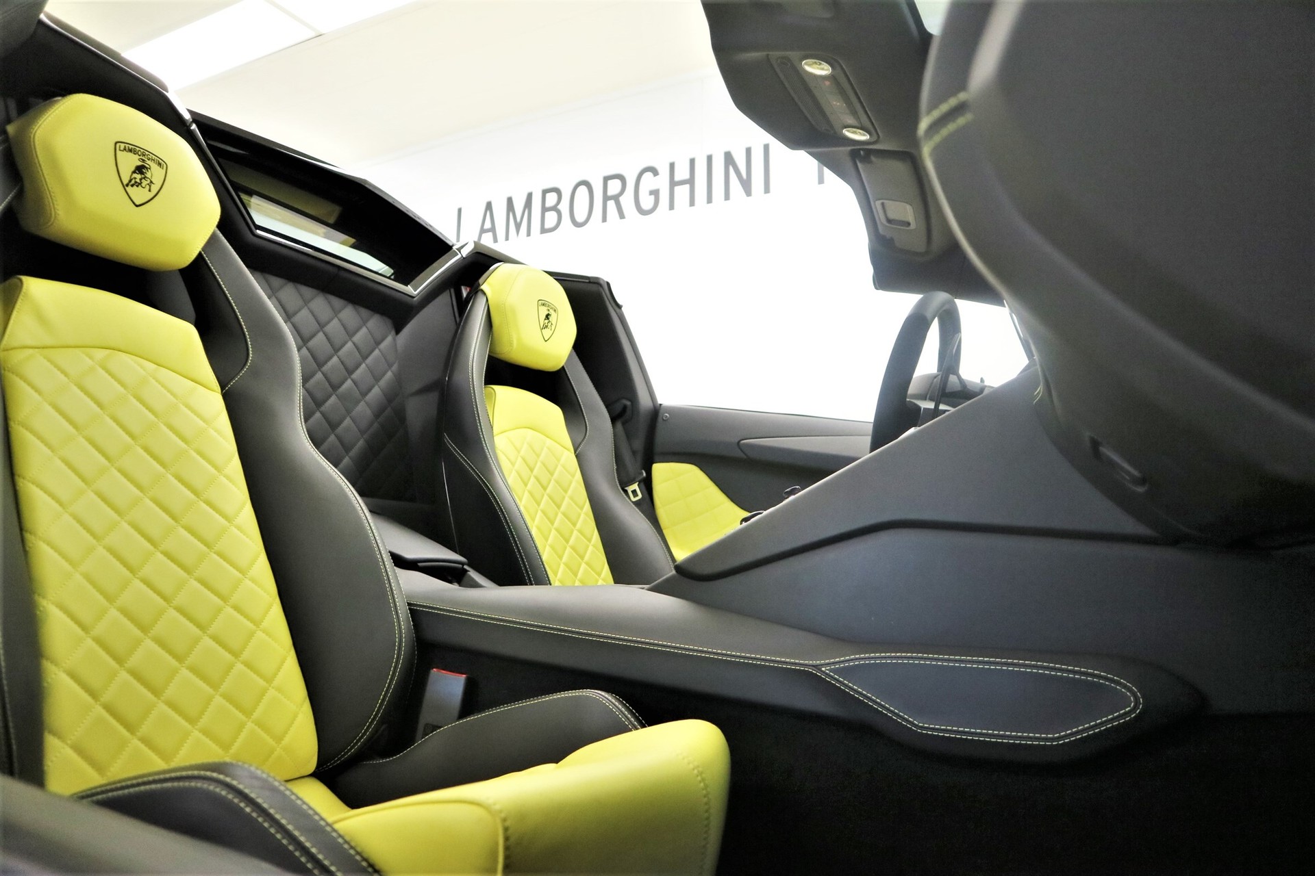 LAMBORGHINI Aventador LP720-4 Roadster 50 Anniversario E-Gear-image-5