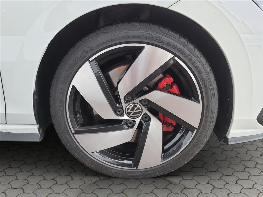 VW Golf 2.0 TSI GTI DSG-image-4