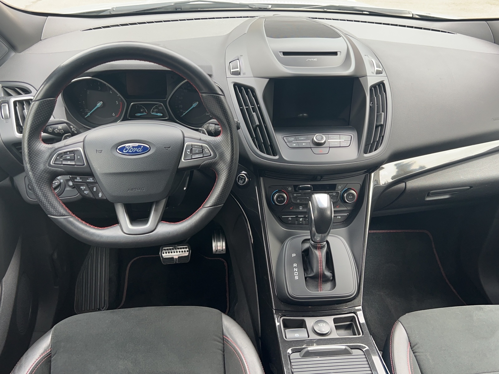 FORD Kuga 2.0 TDCi ST Line High 4WD PowerShift-image-6
